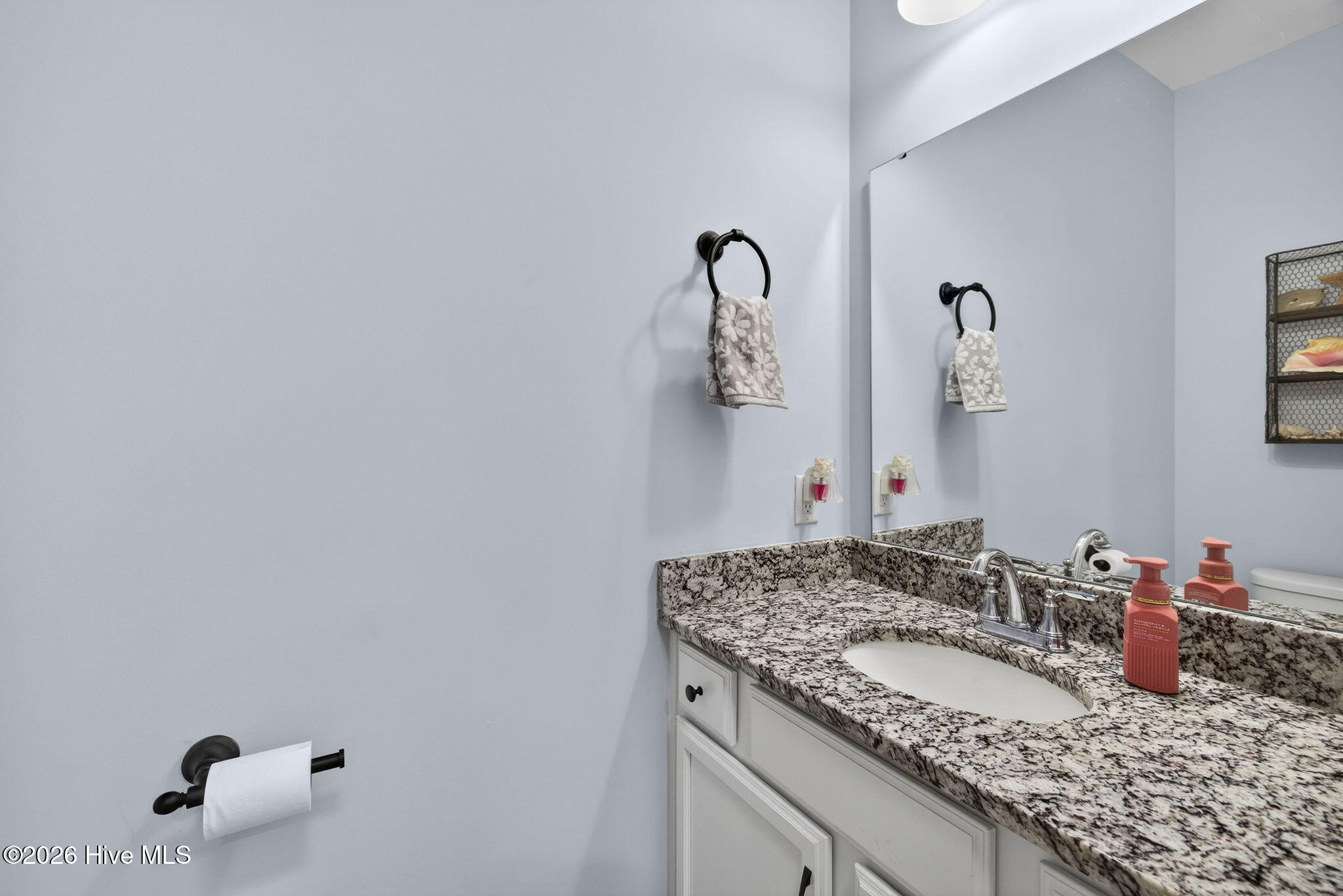 100570587 | Photo 40