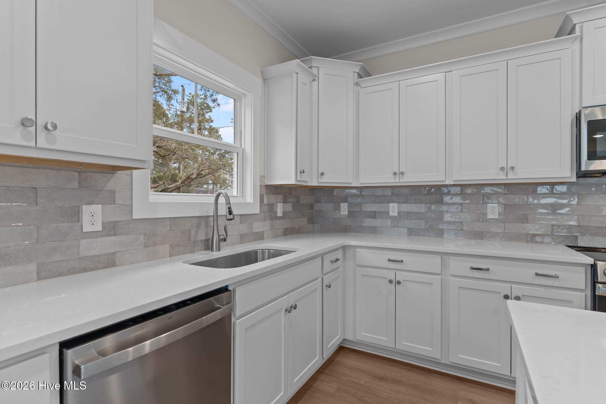 100553165 | Photo 15