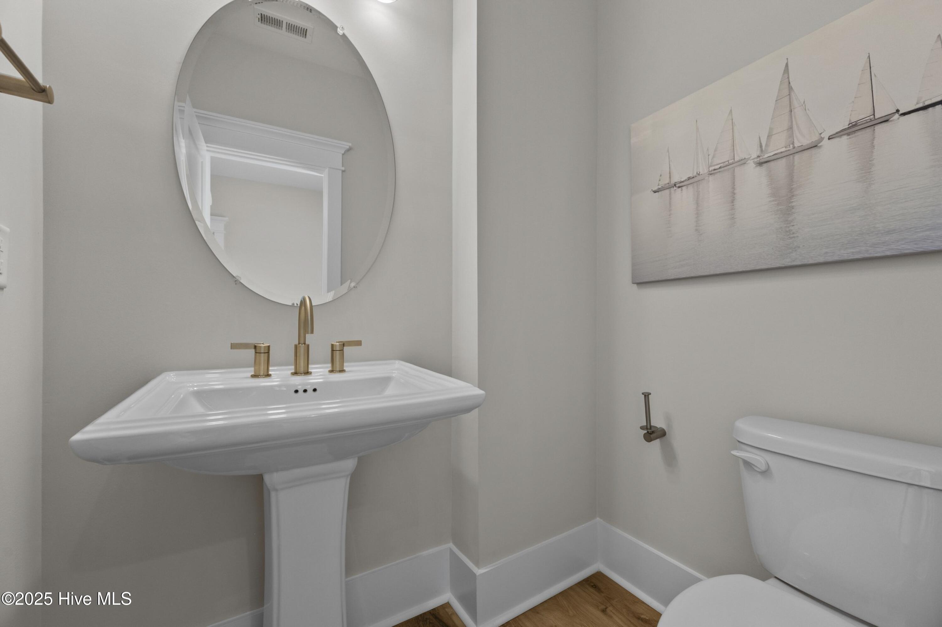 100510701 | Photo 24