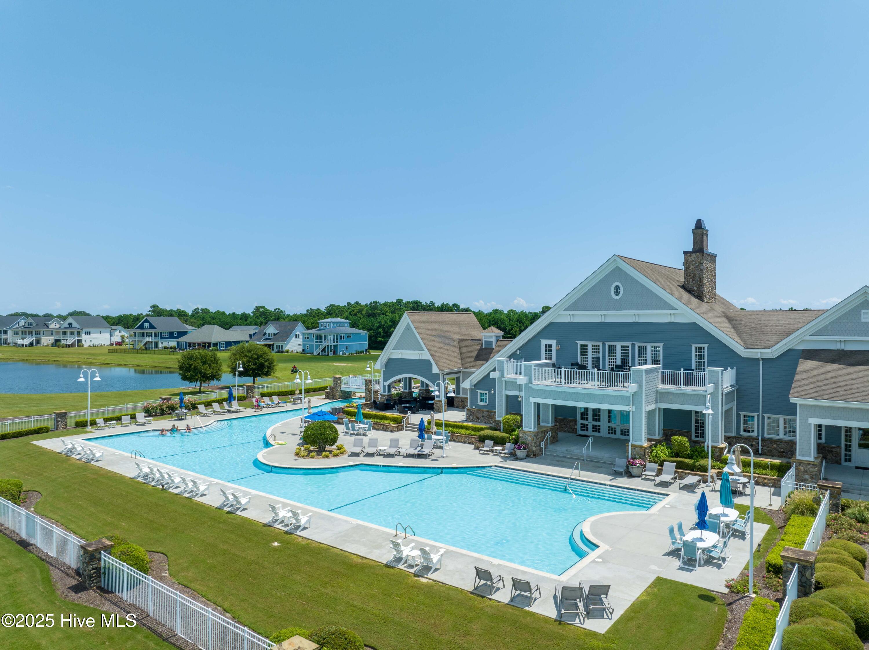 100543712 | Photo 30