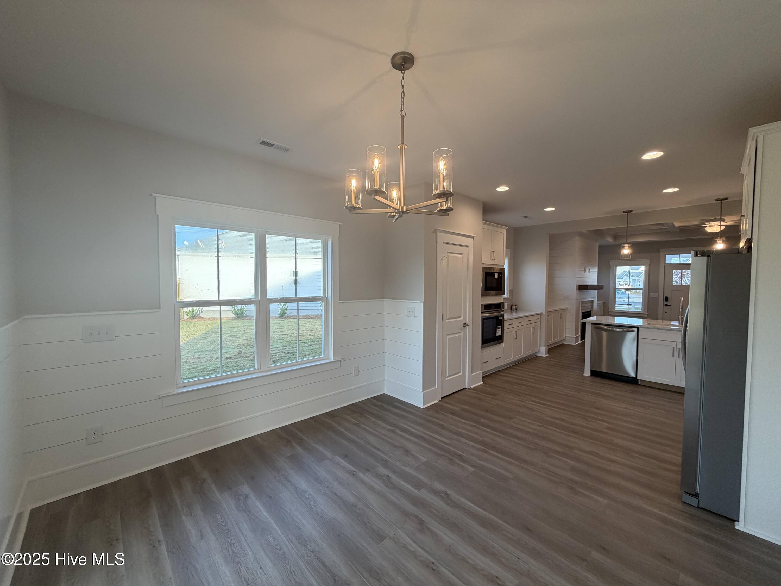 100493805 | Photo 14