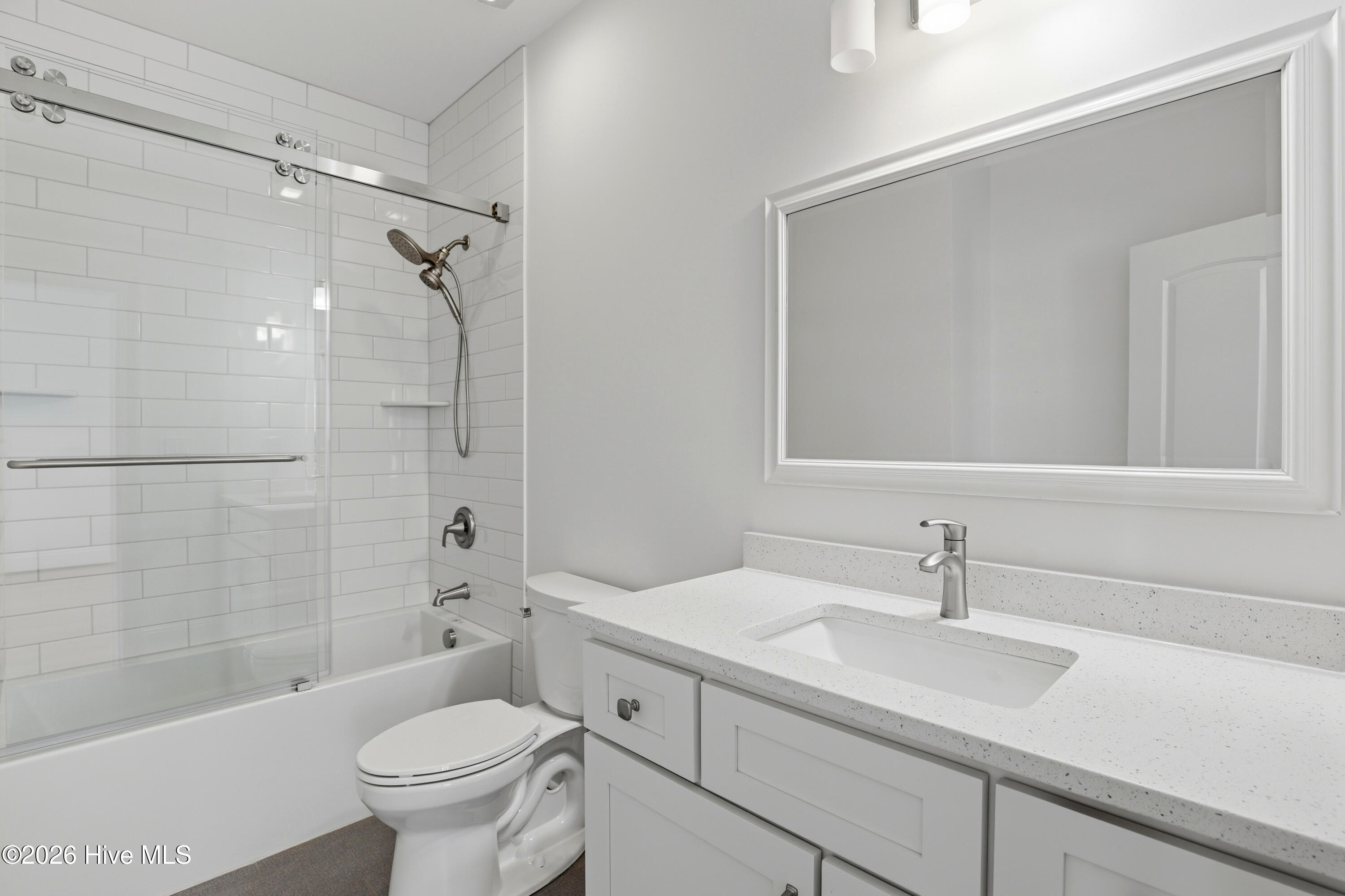 100562697 | Photo 43