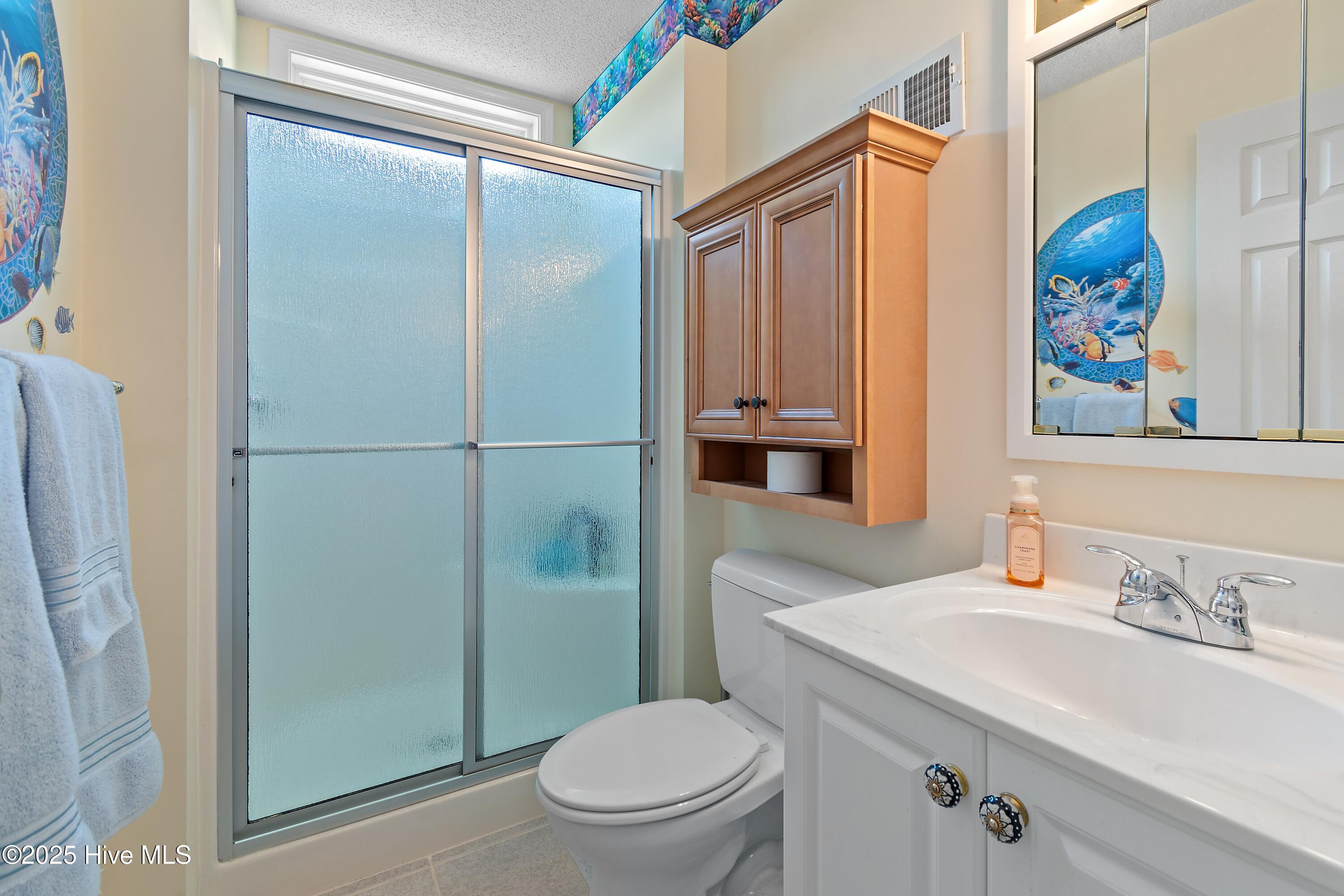 100518385 | Photo 29