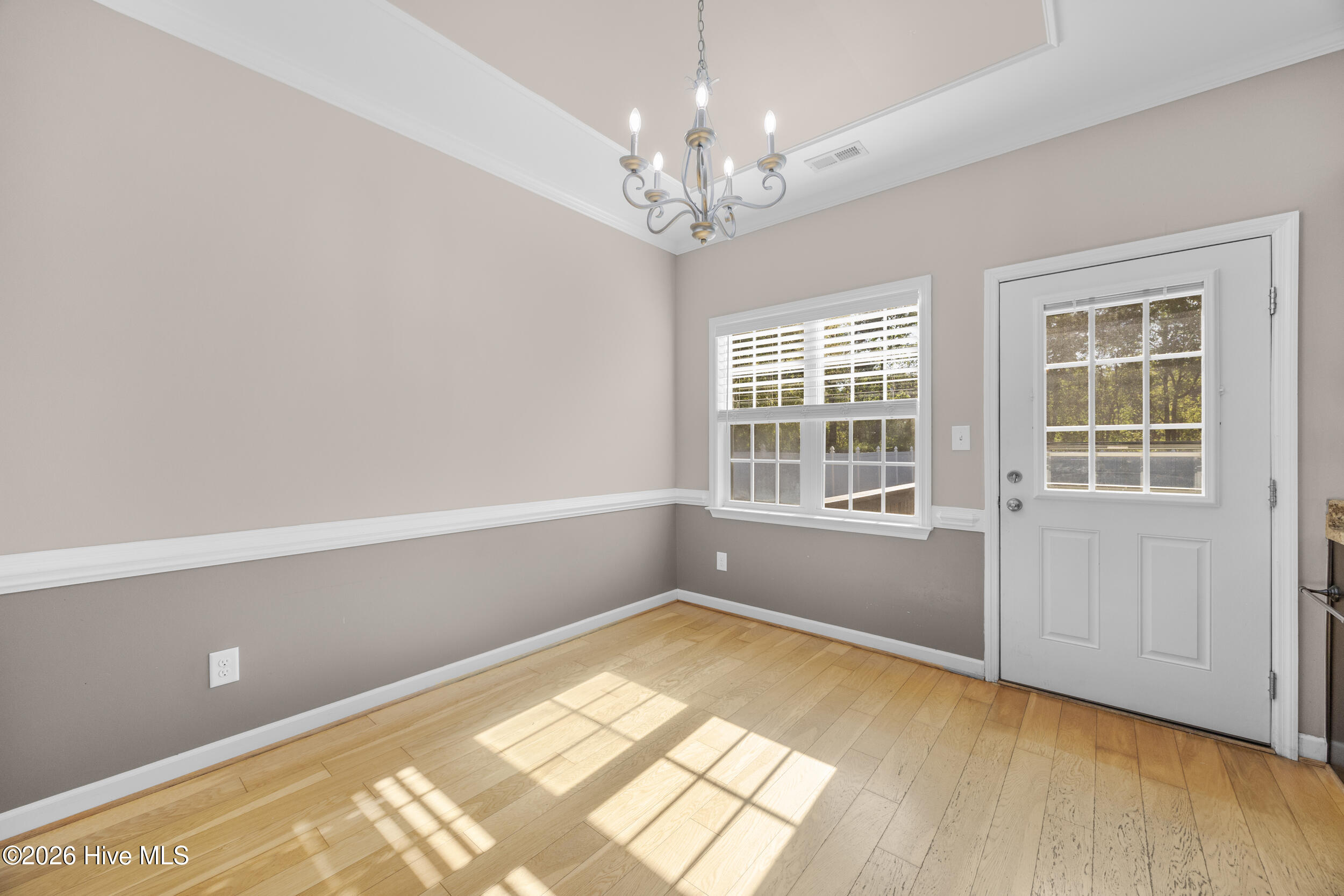 211 Wedgefield Circle,Maple Hill