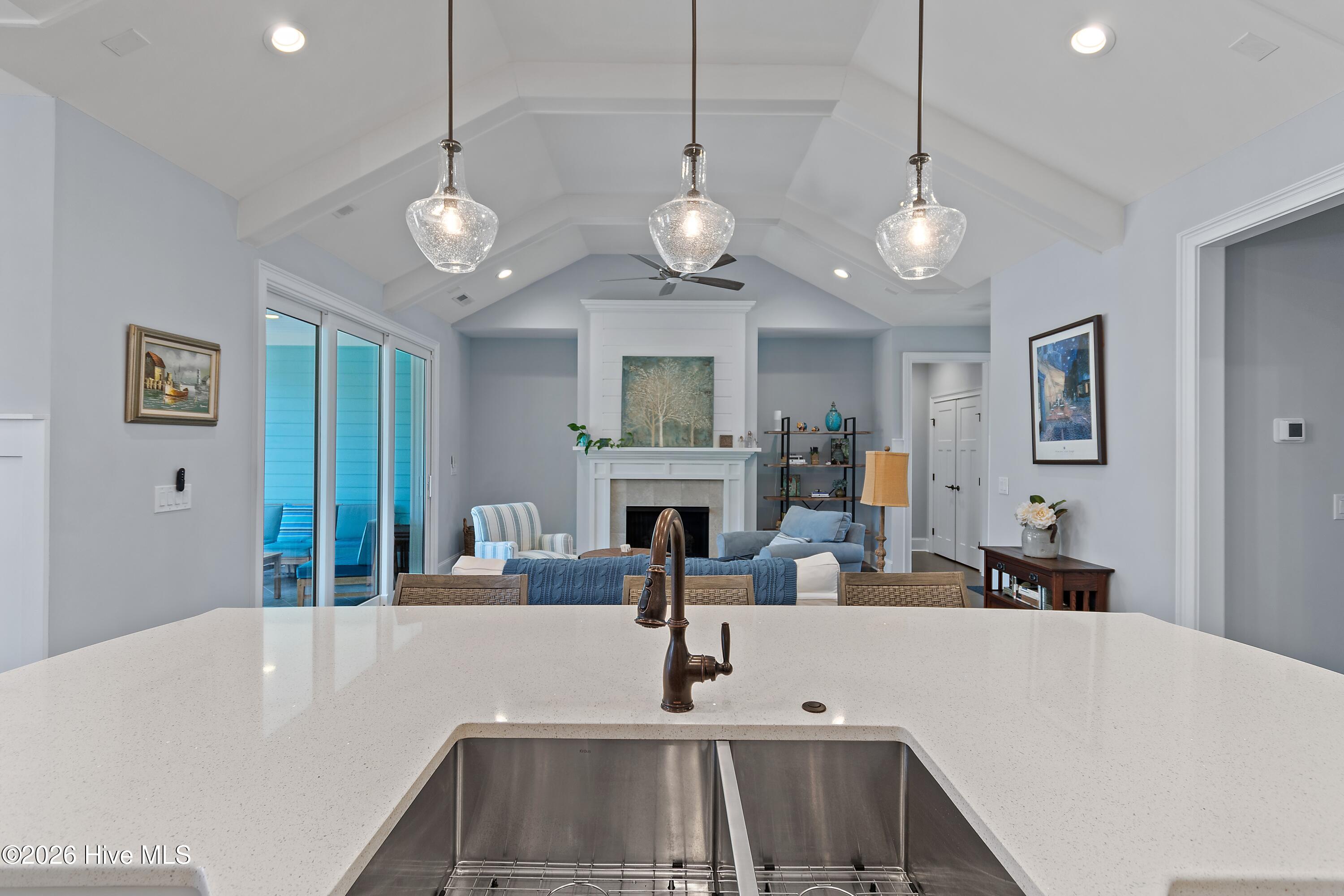 100552502 | Photo 24