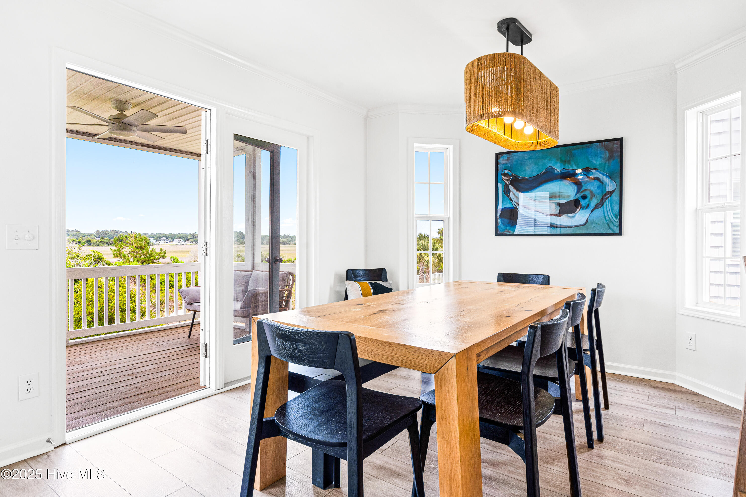 100510863 | Photo 11