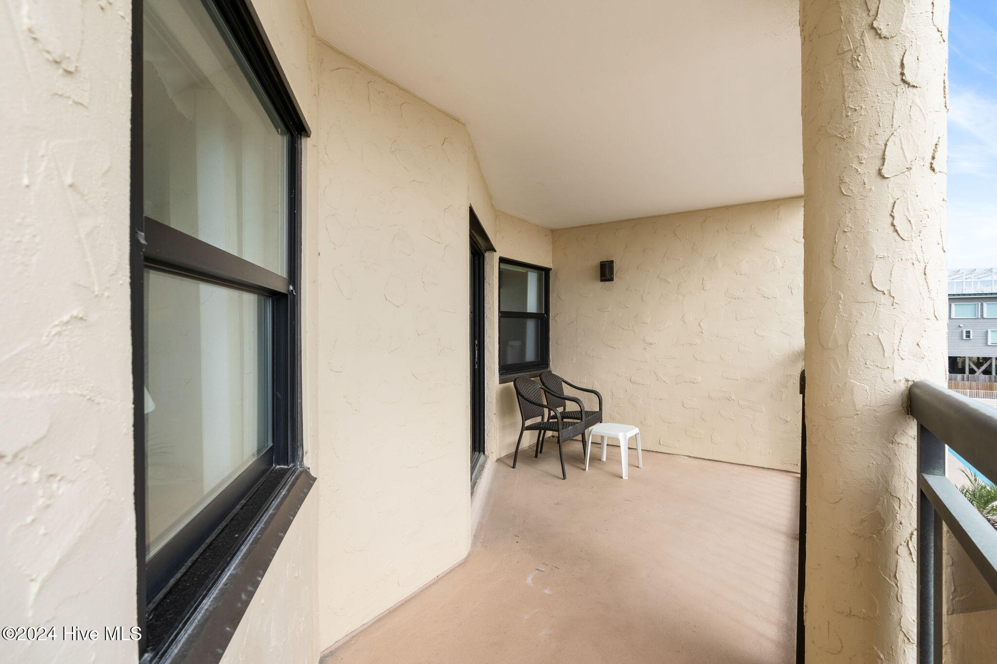 100476162 | Photo 24