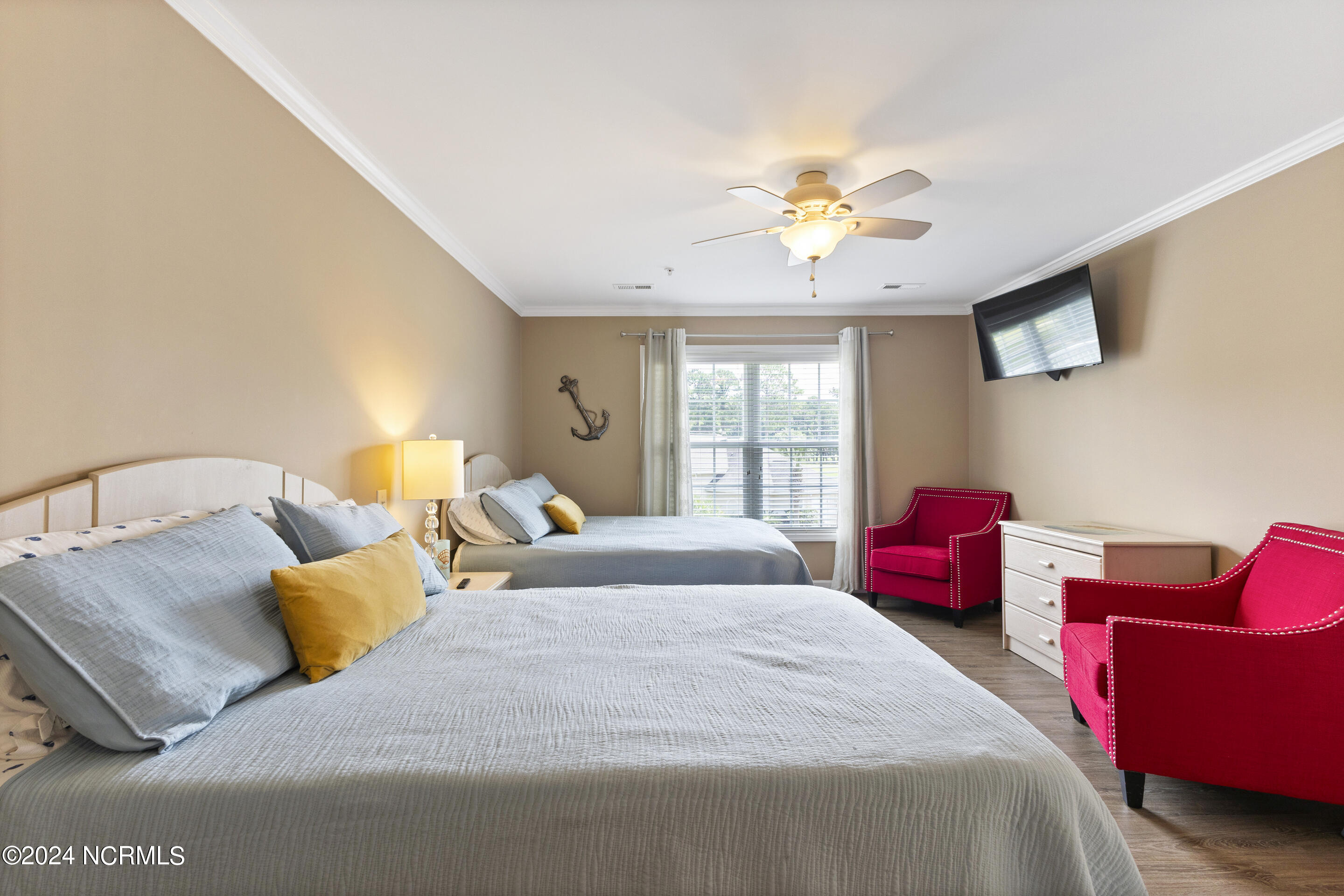 100461581 | Photo 16