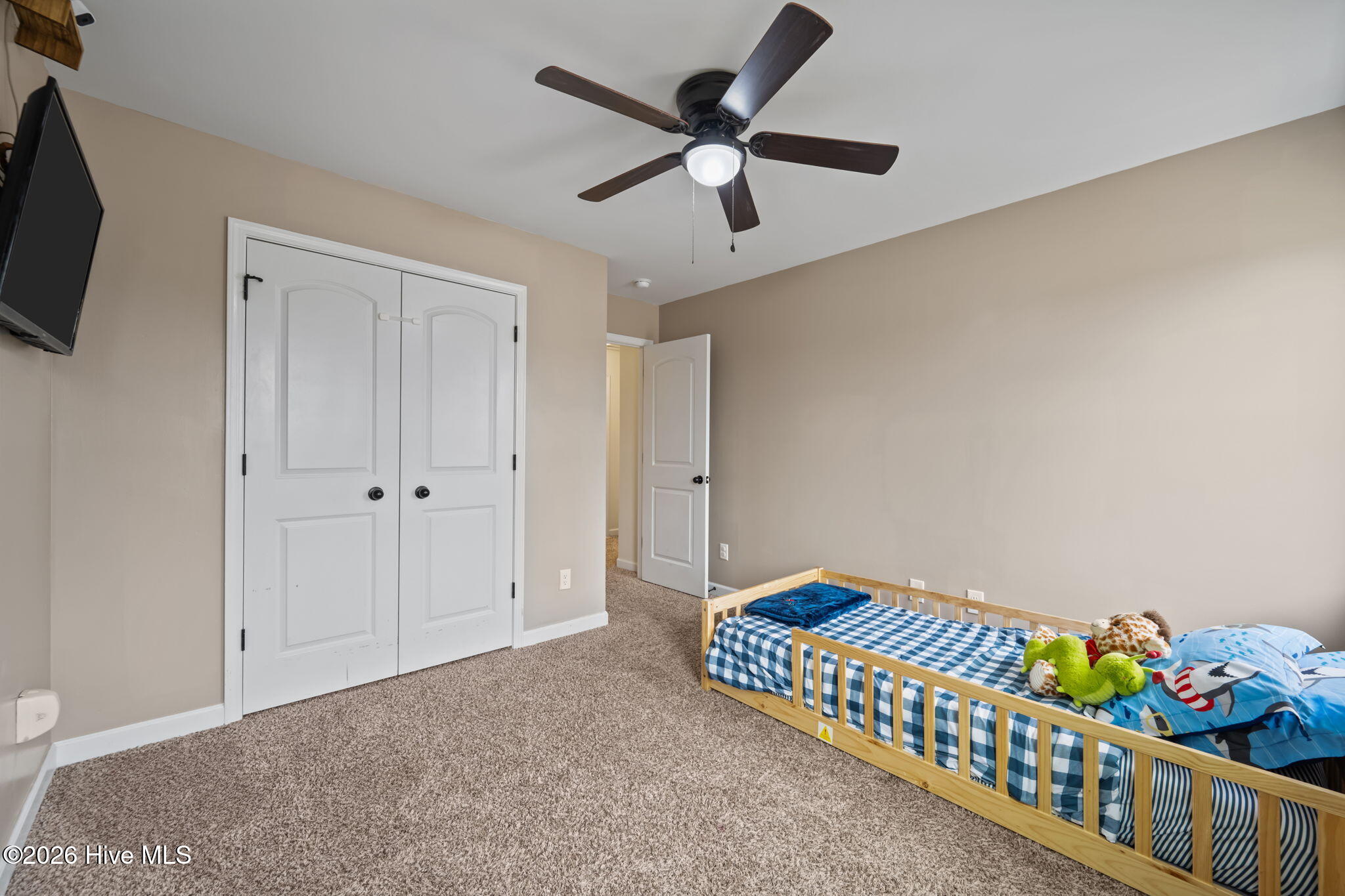 100557643 | Photo 31