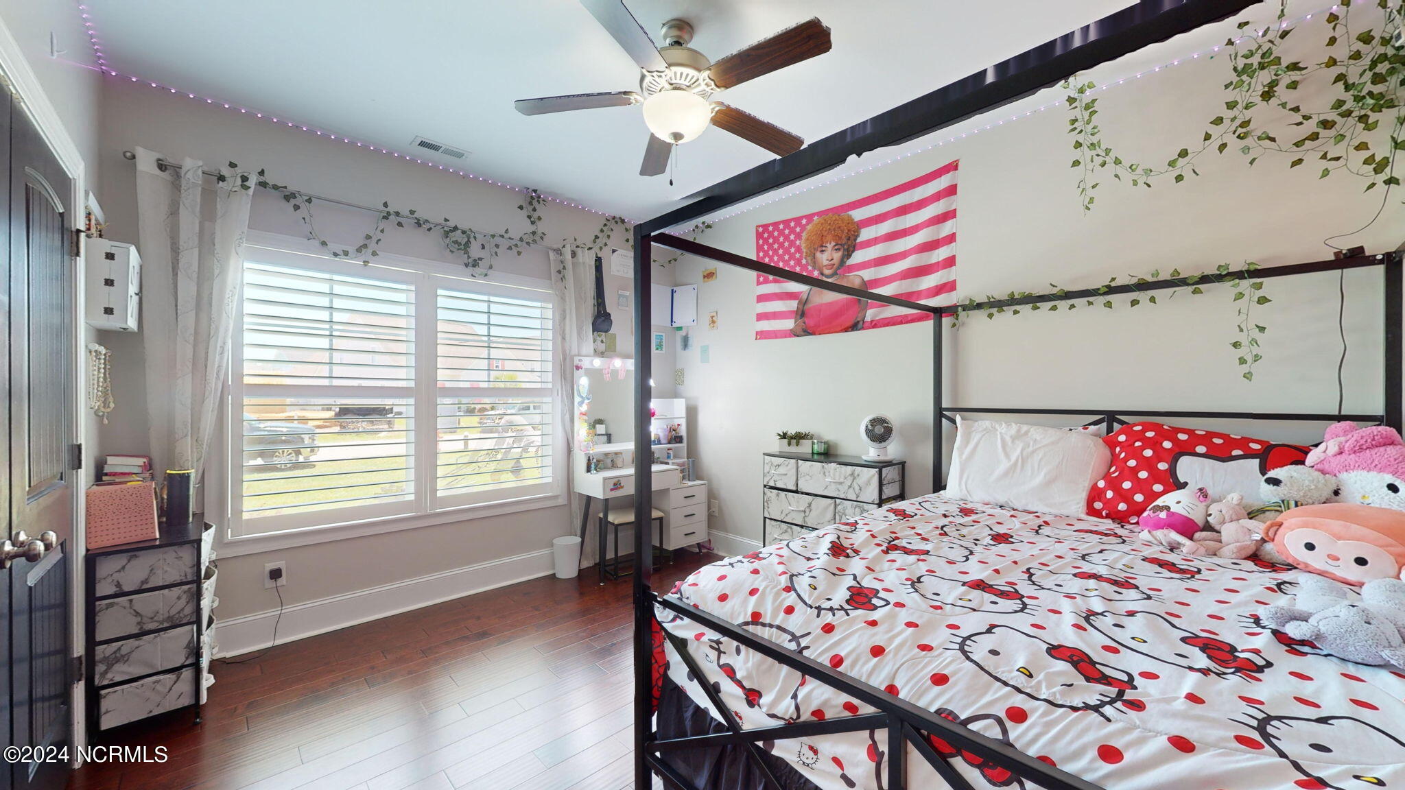 Downstairs guest bedroom