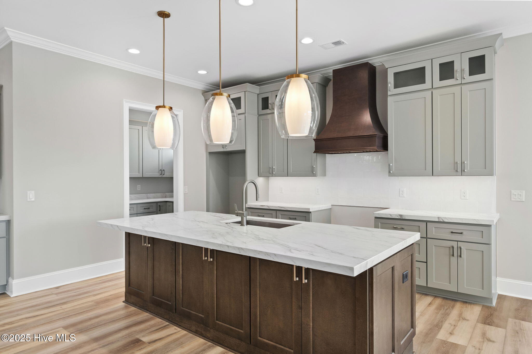 100525114 | Photo 14