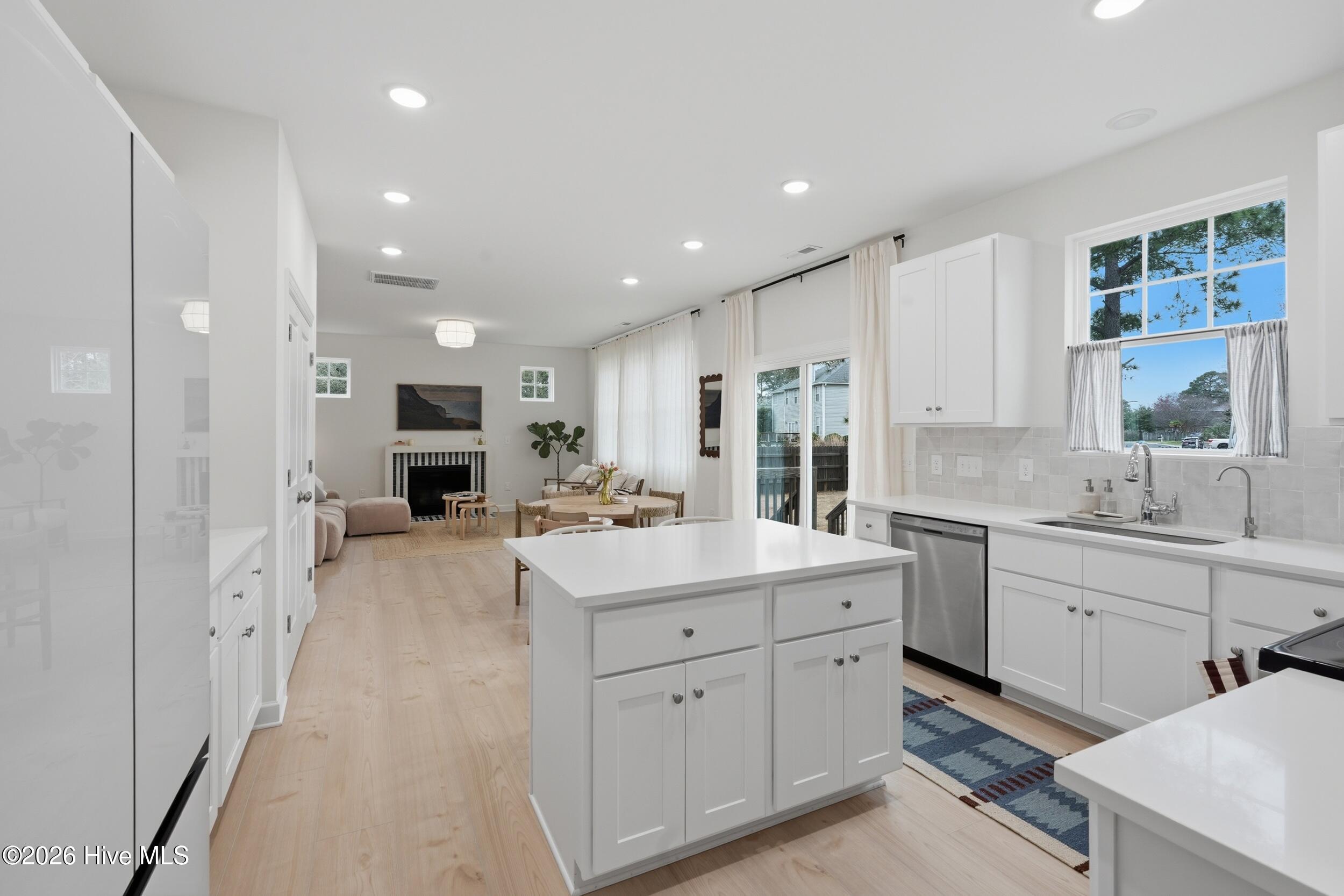 100559477 | Photo 13