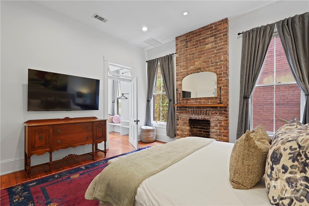 415 Whitaker Street, Savannah, GA, 31401