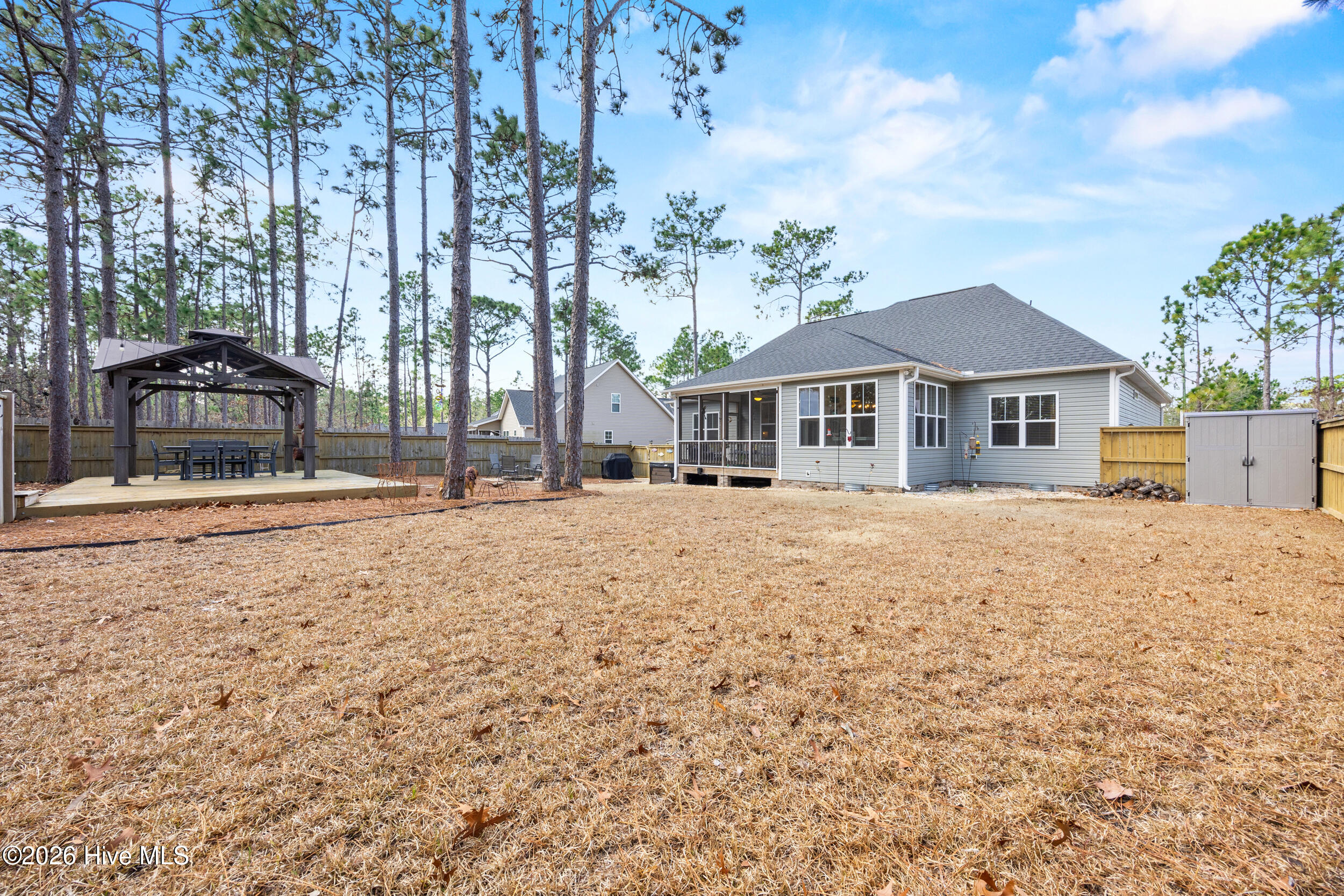 100553911 | Photo 40