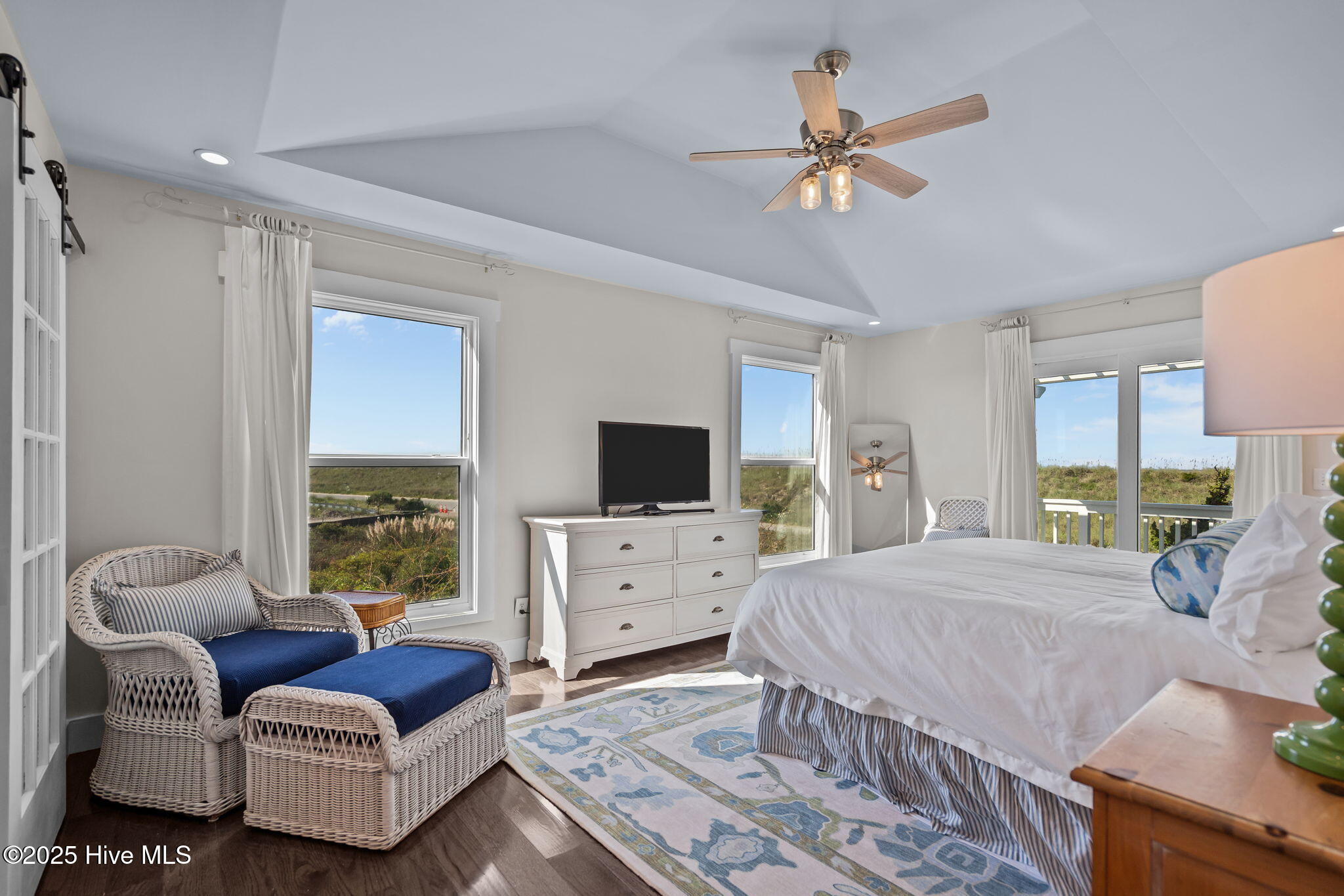 100550431 | Photo 26