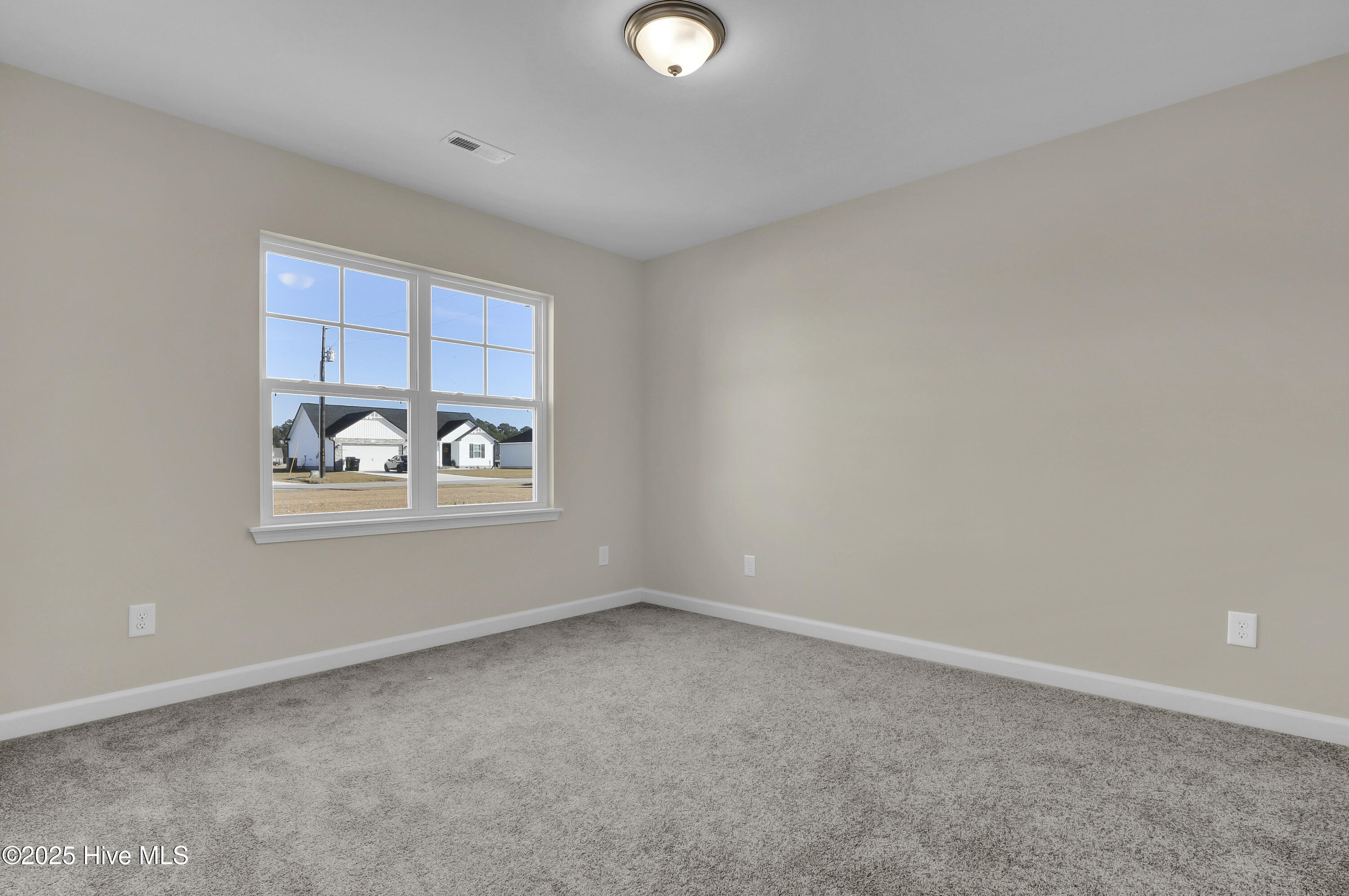 100507419 | Photo 14