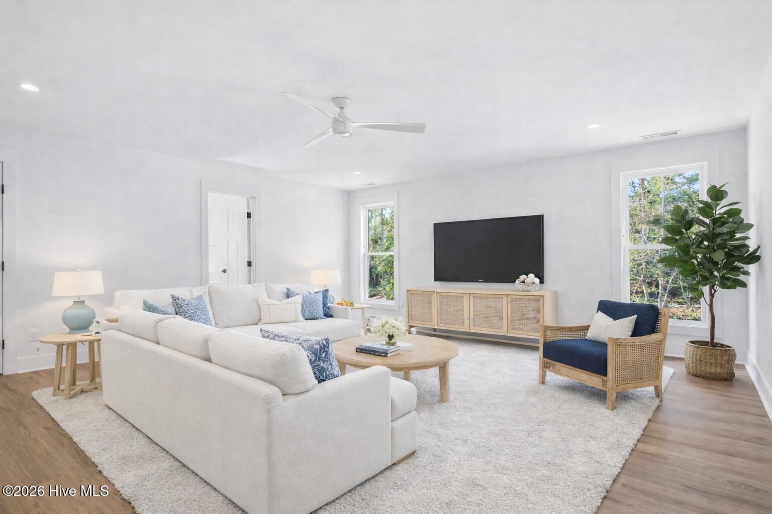 100559377 | Photo 29