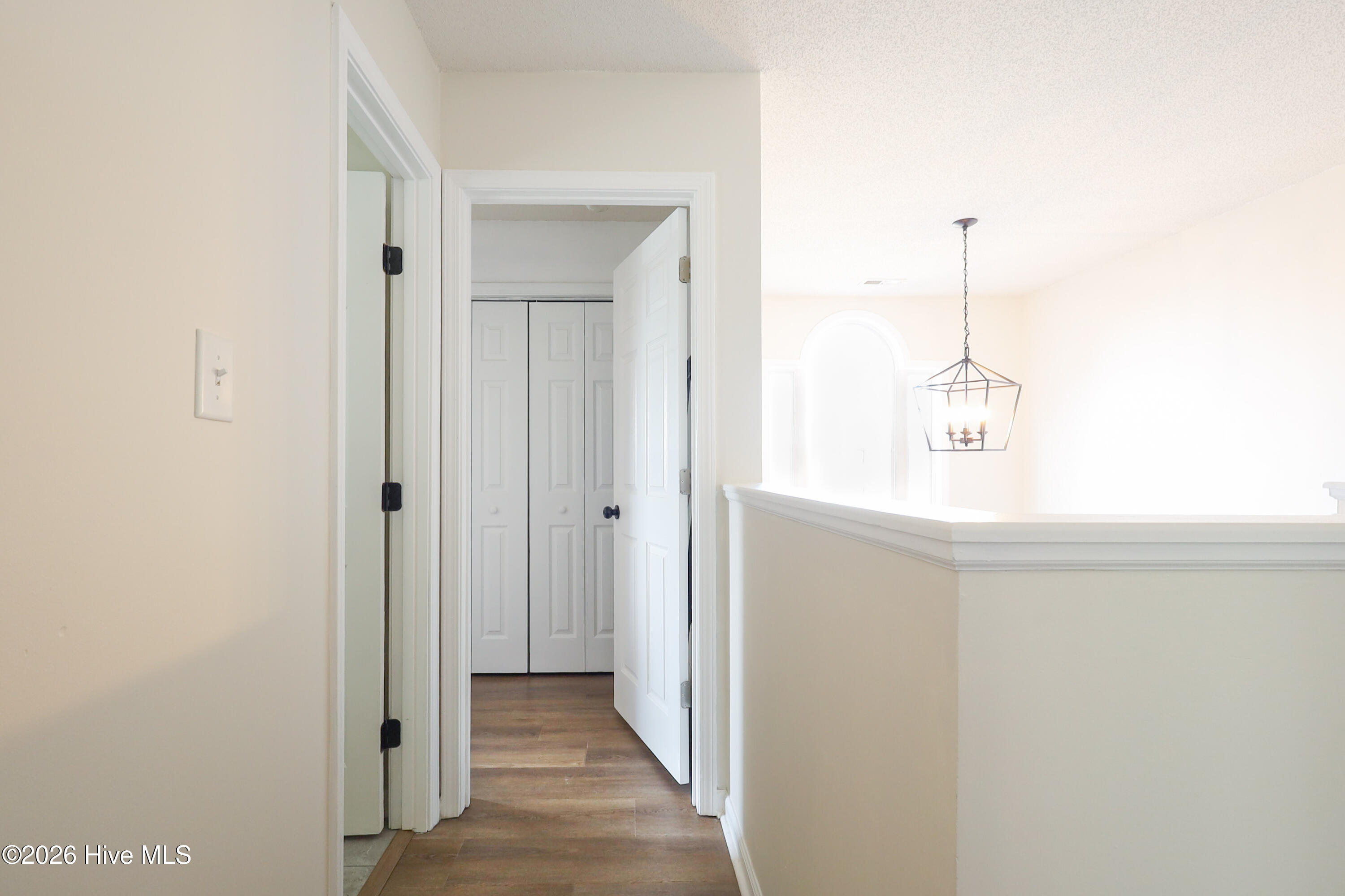 100549070 | Photo 31