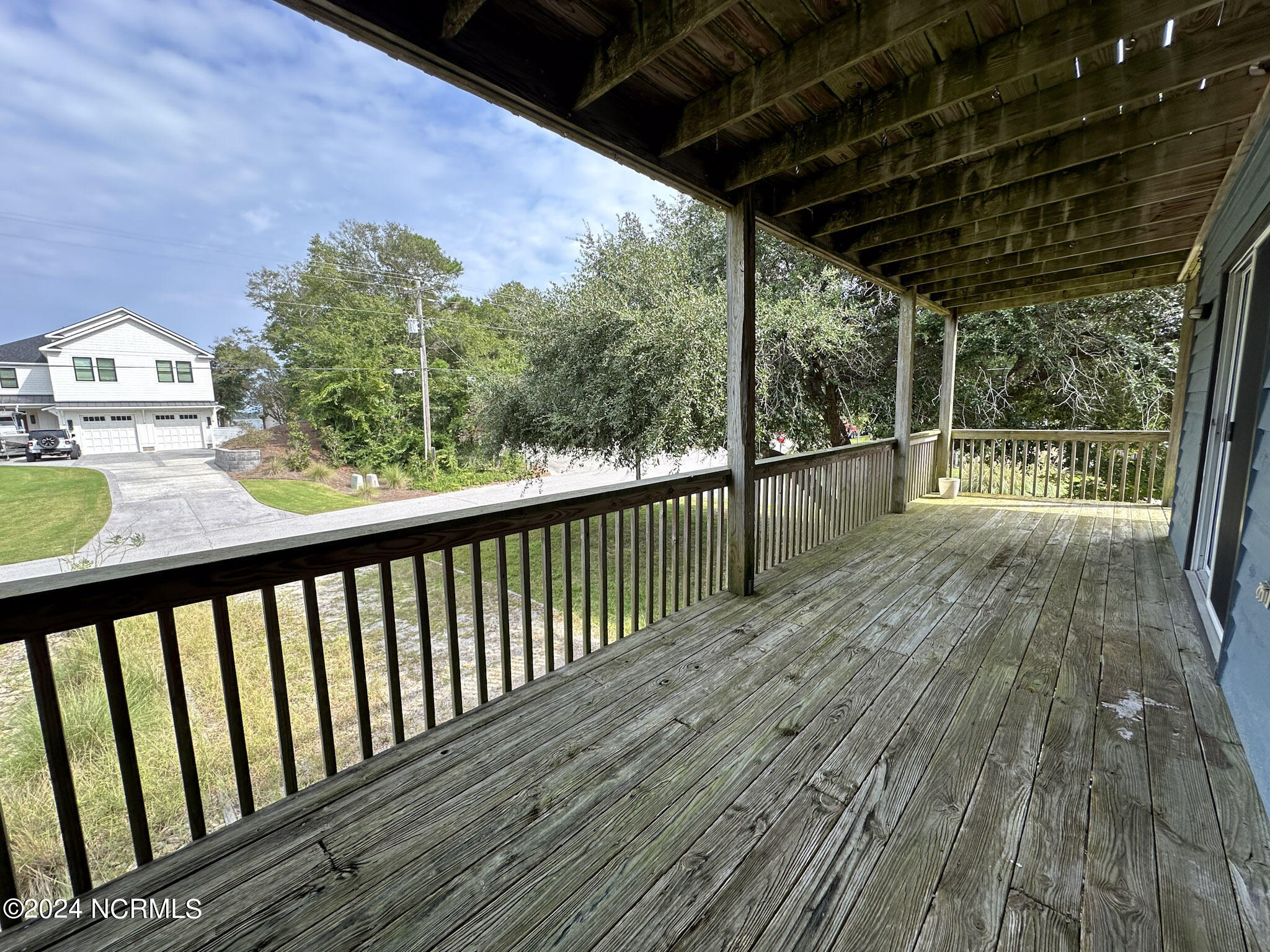 100547620 | Photo 21