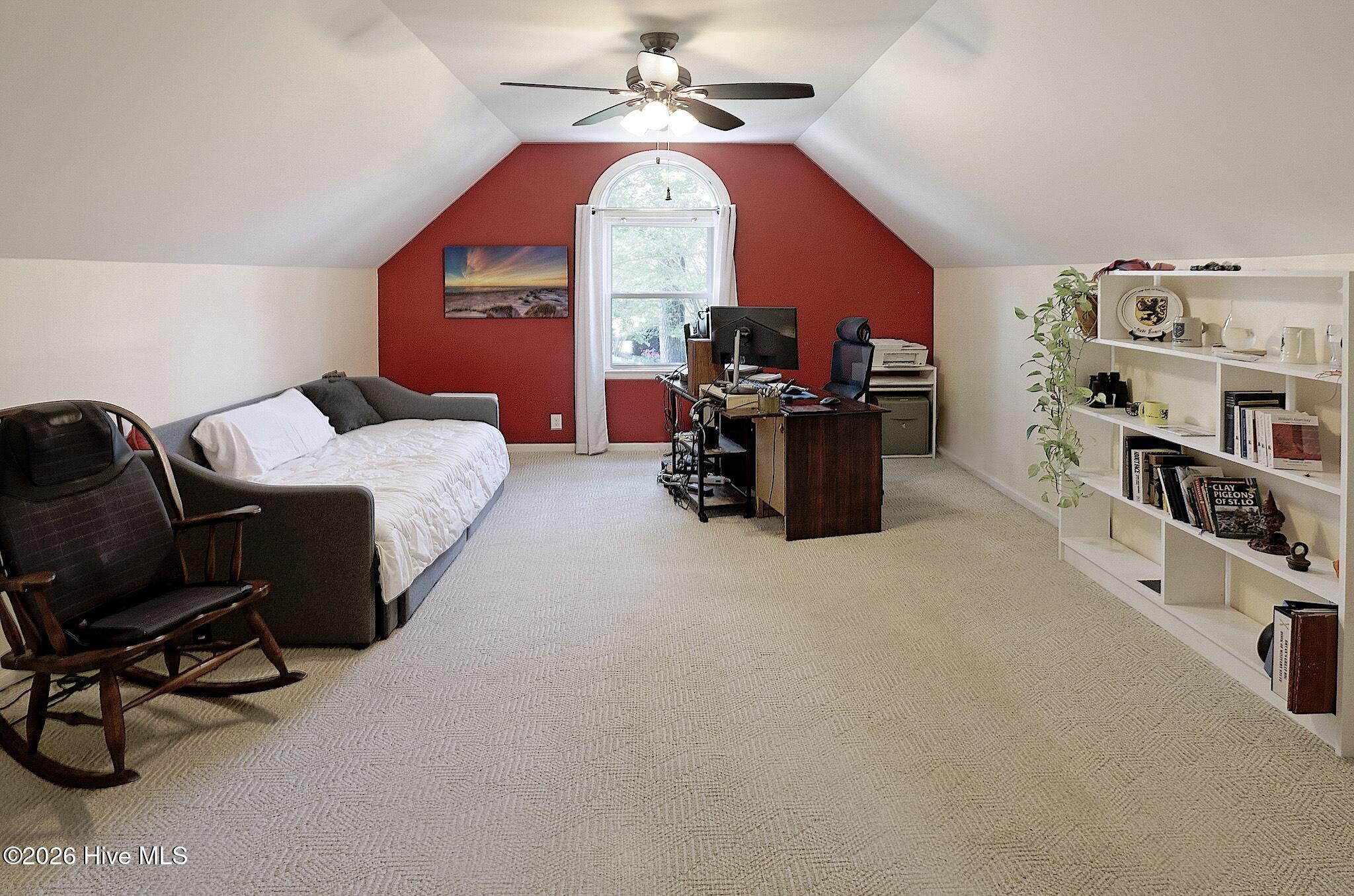 100569674 | Photo 23