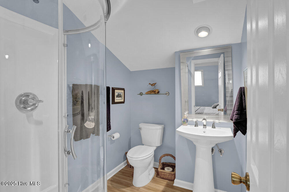 100509045 | Photo 28