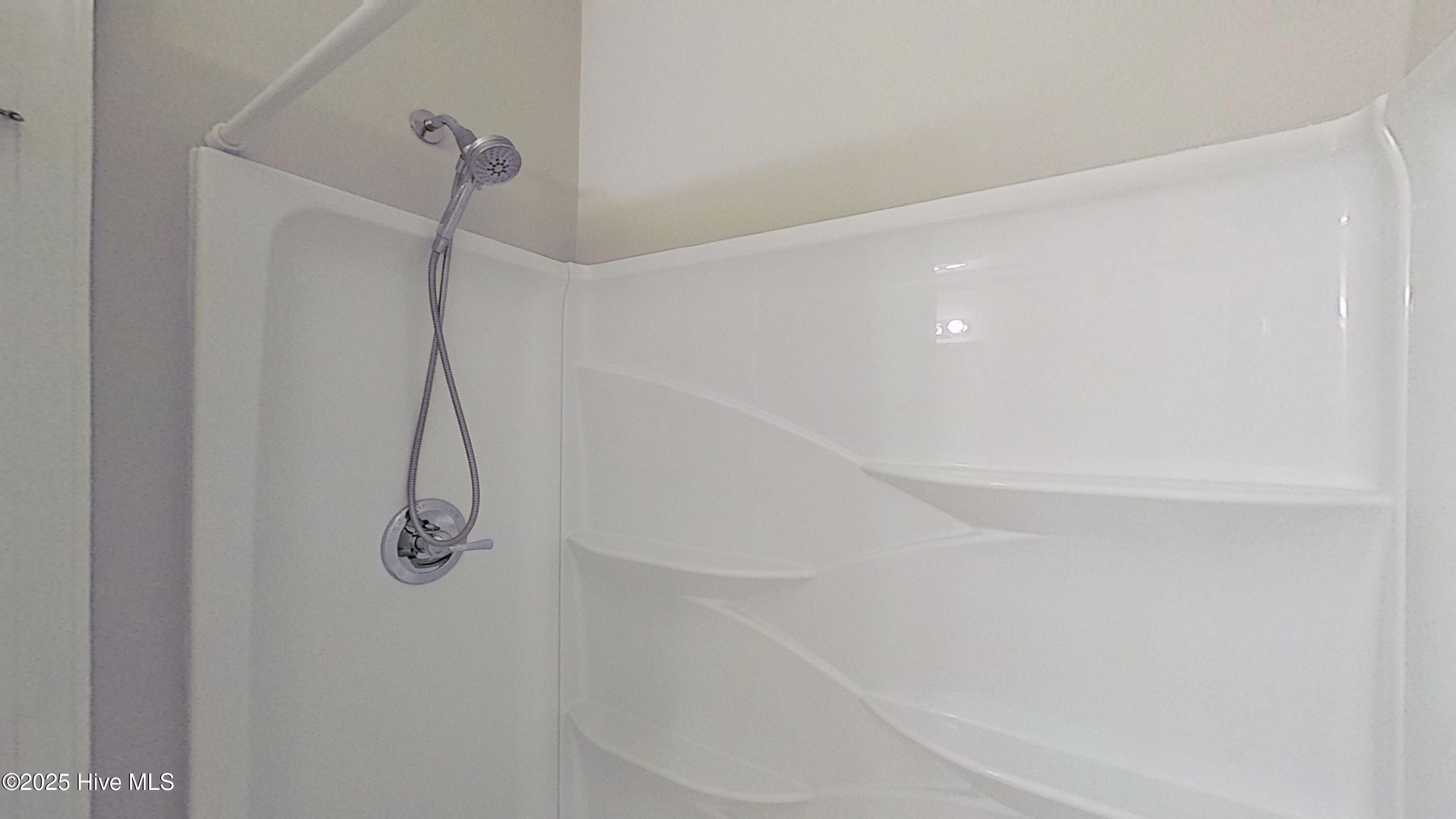 100544480 | Photo 21