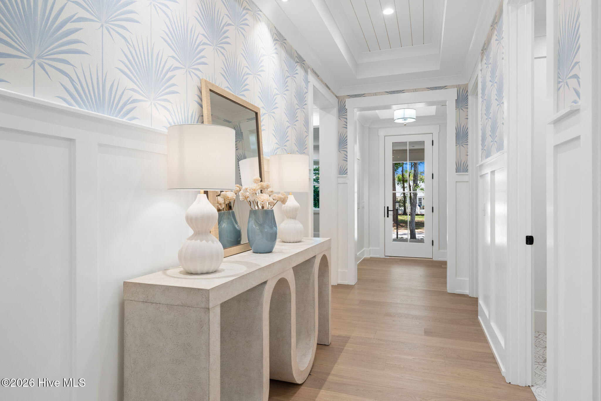 100568916 | Photo 42