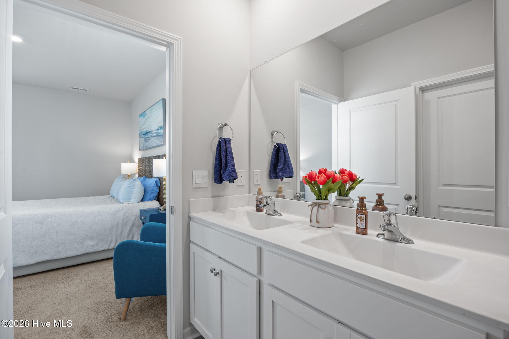 100558502 | Photo 15