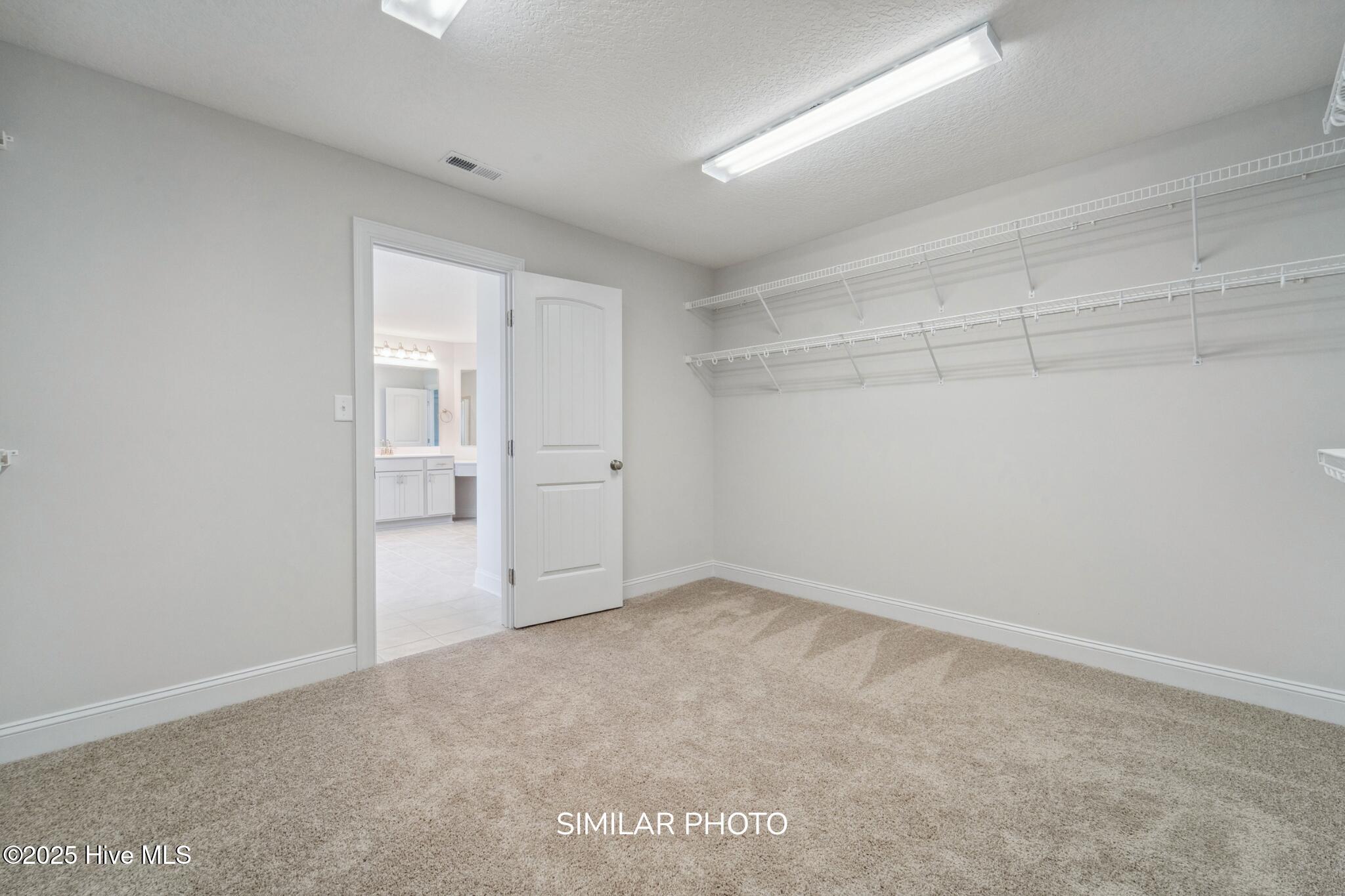 100543824 | Photo 27