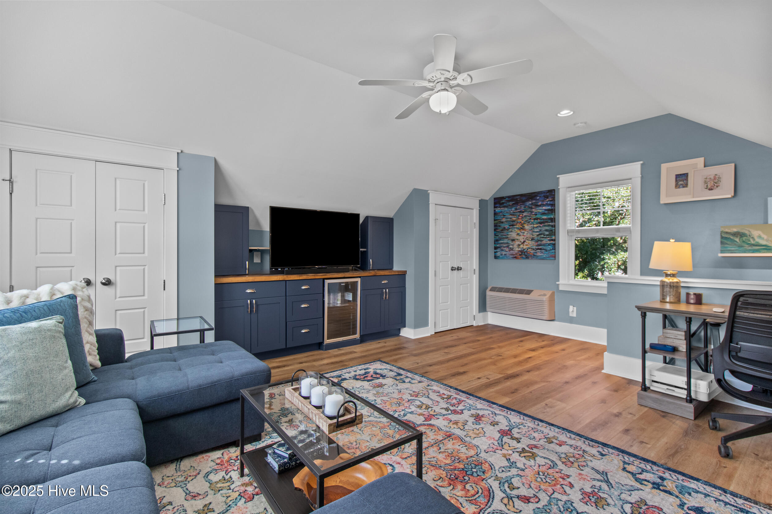 100532640 | Photo 42