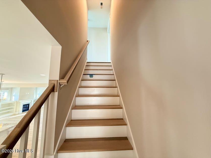 100539790 | Photo 21