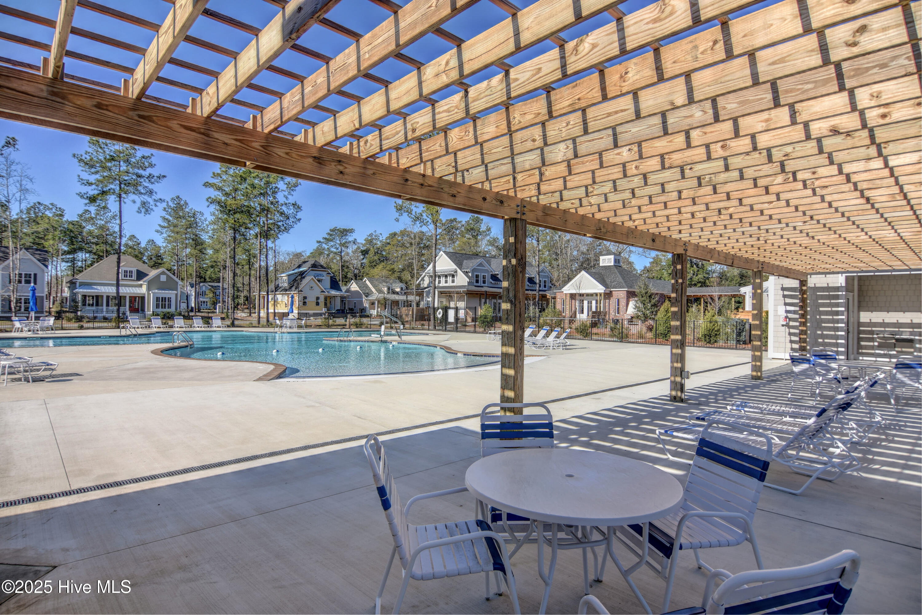 100534393 | Photo 75