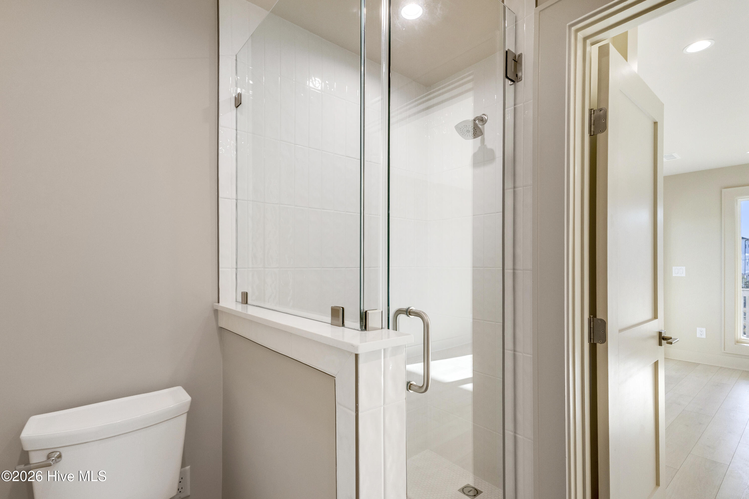 100551953 | Photo 80