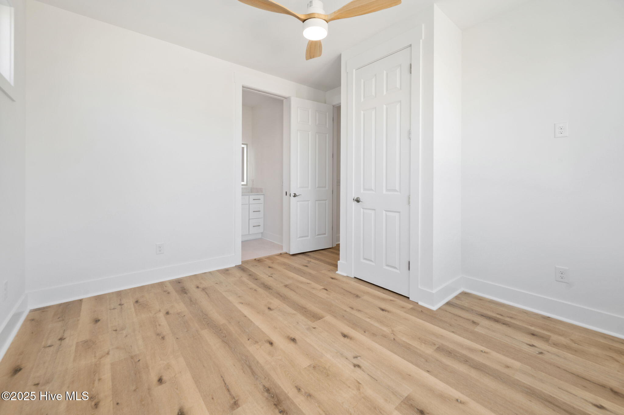 100525403 | Photo 29