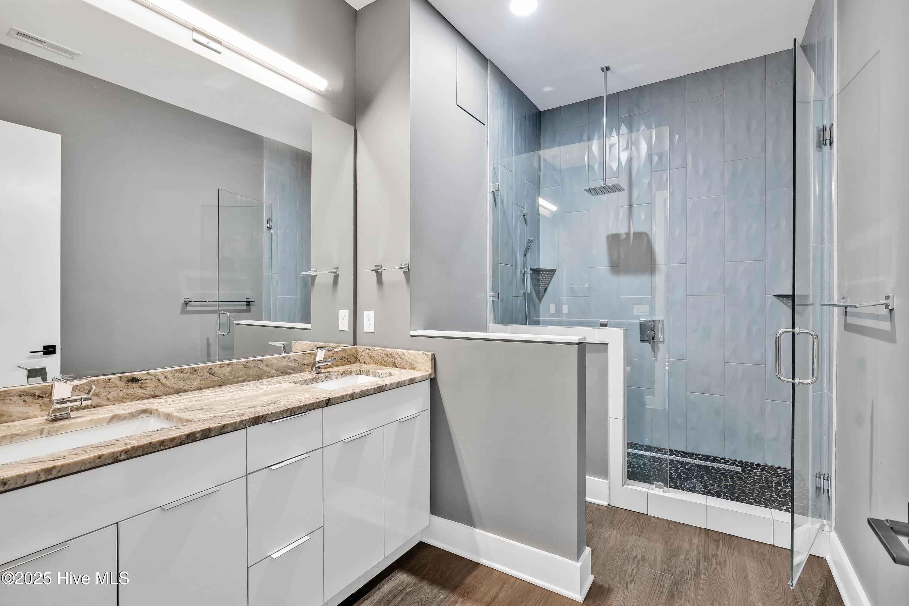 100546123 | Photo 26