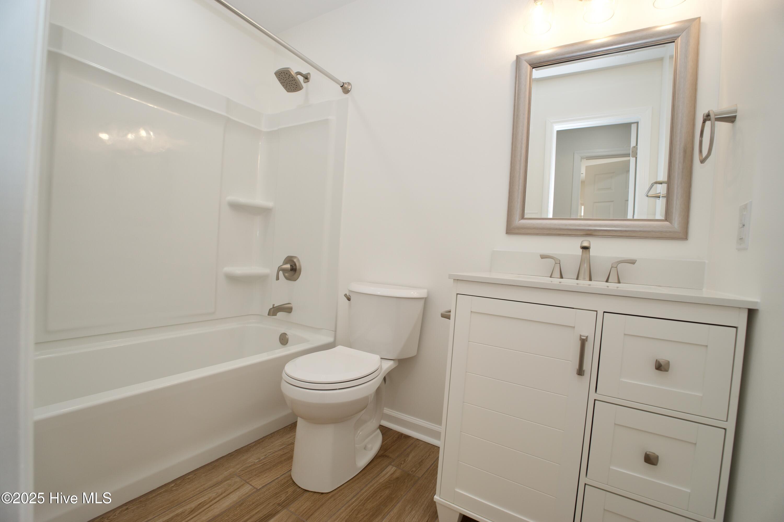 100527332 | Photo 30