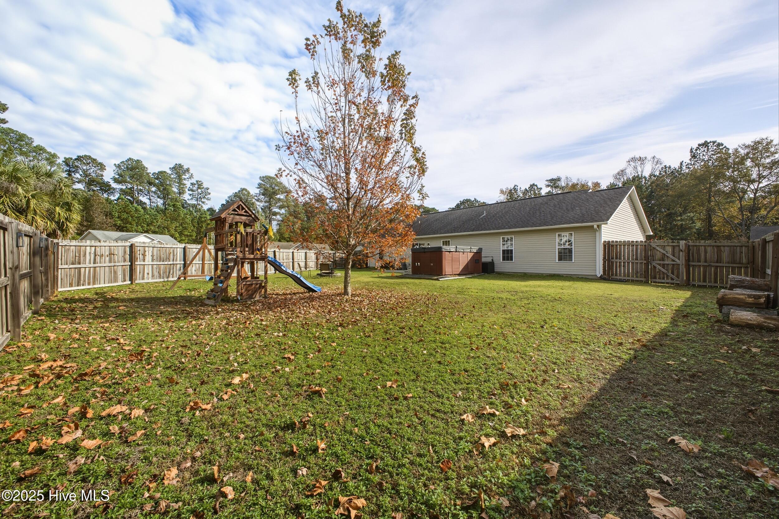 100542313 | Photo 30