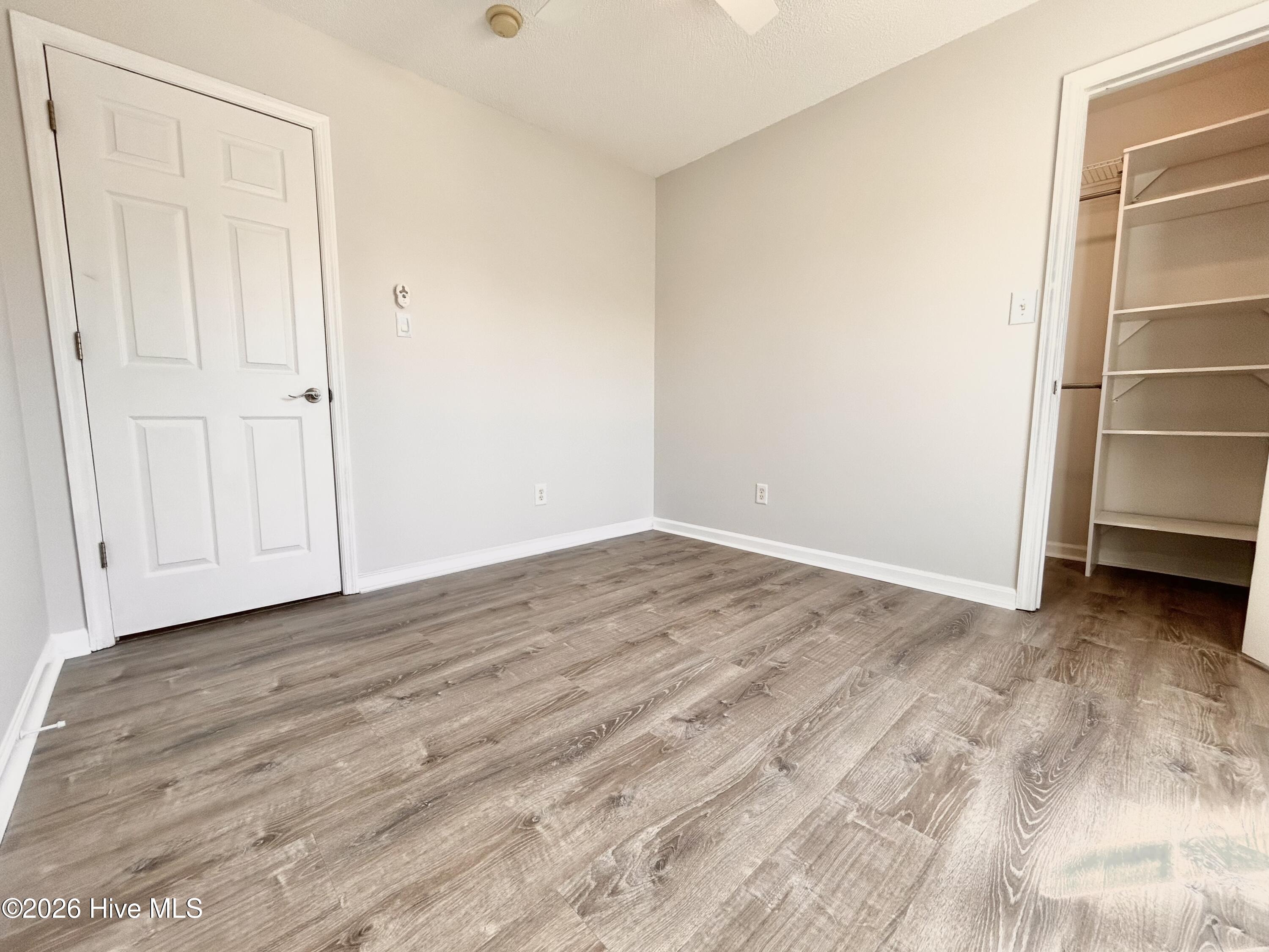 100564341 | Photo 34