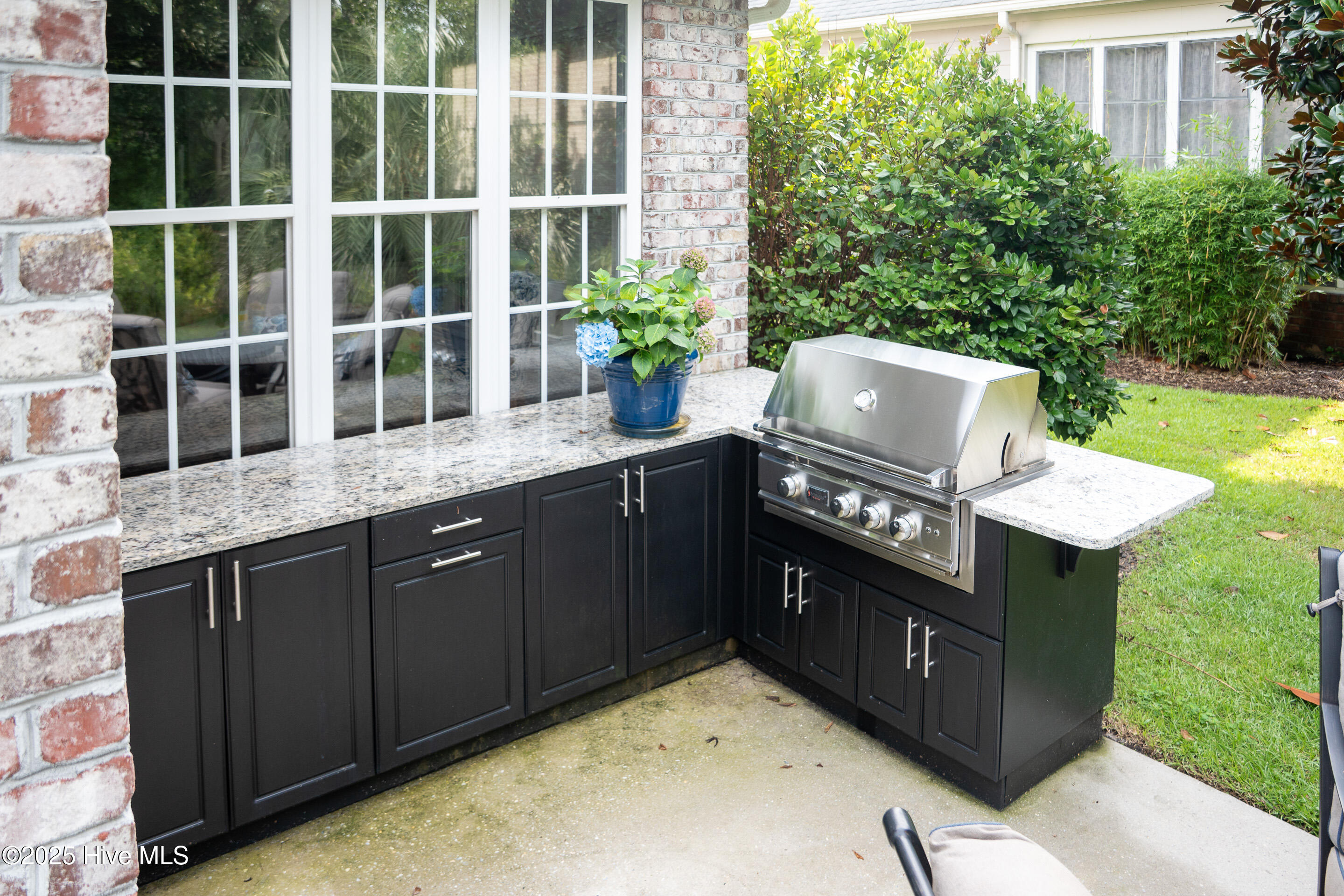 100526851 | Photo 41