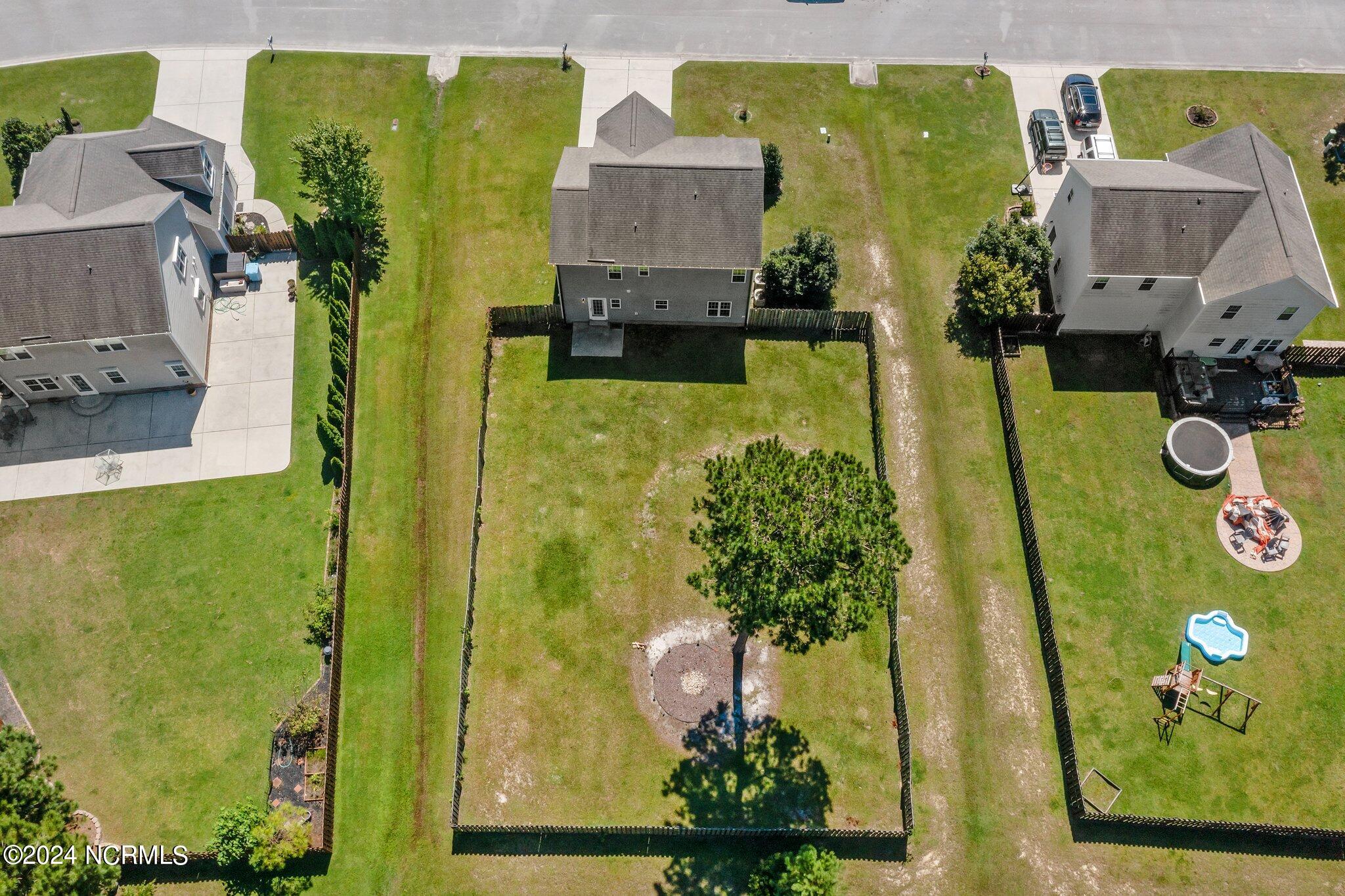 210 Wedgefield Circle,Maple Hill