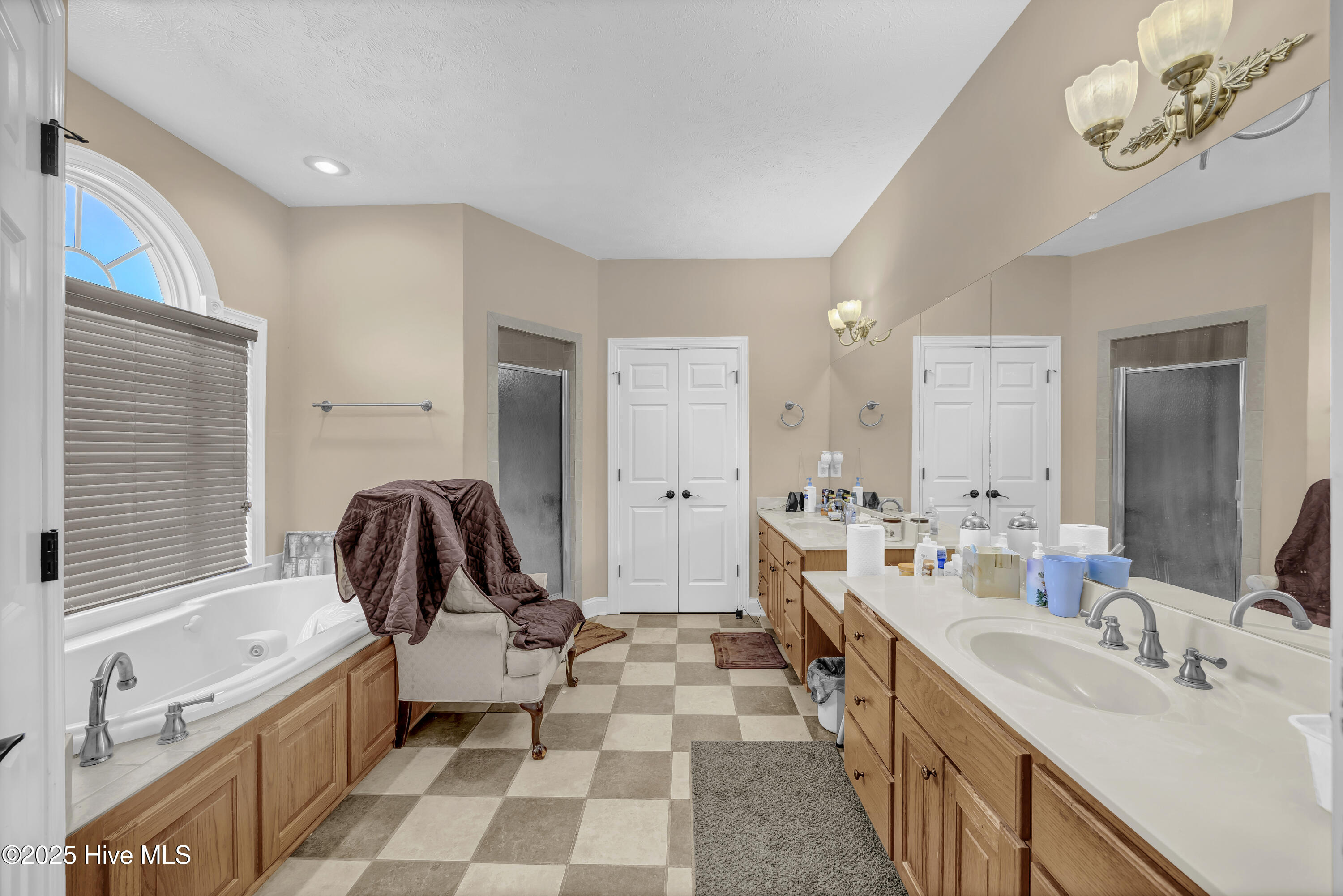 100545999 | Photo 25