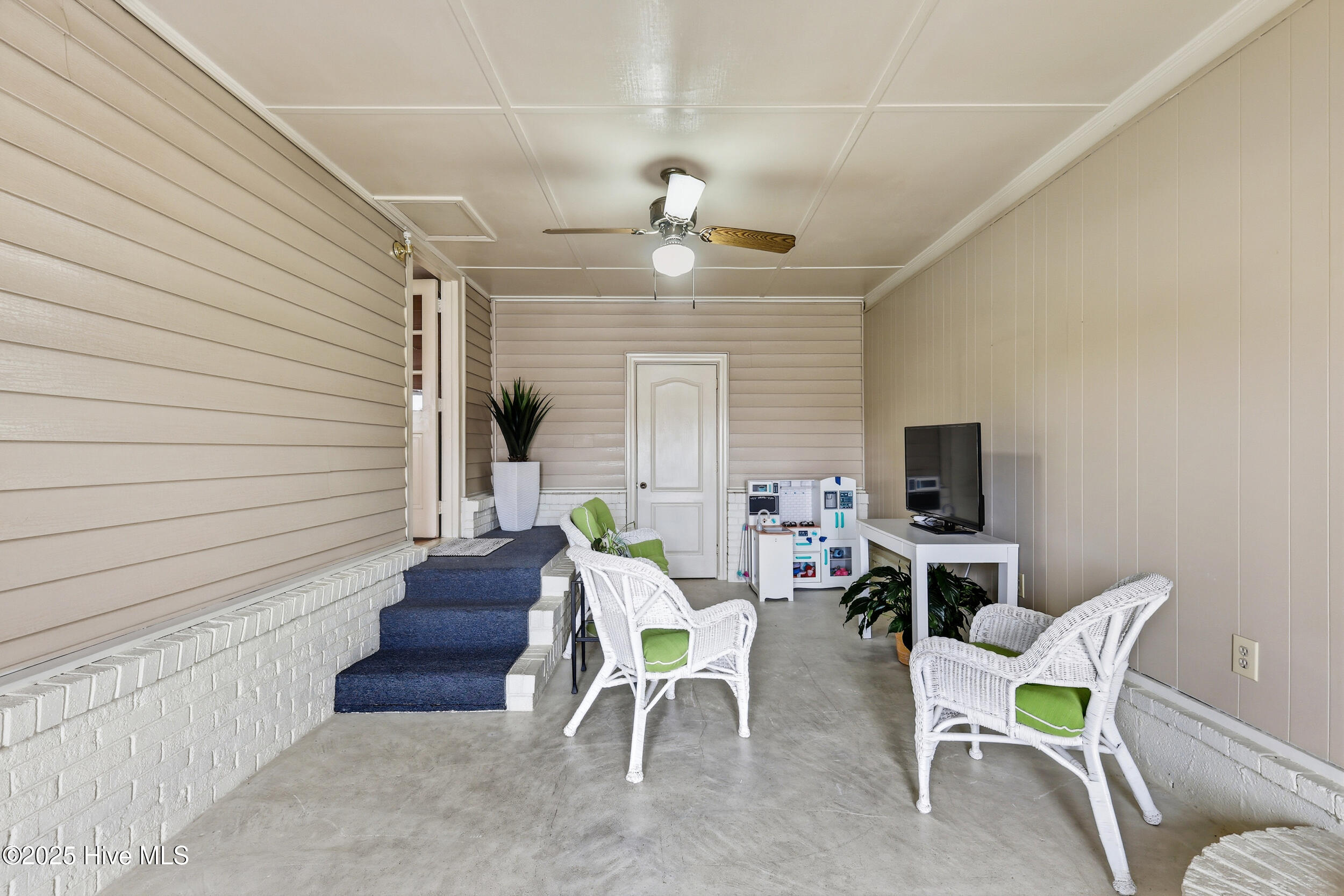 100536574 | Photo 23