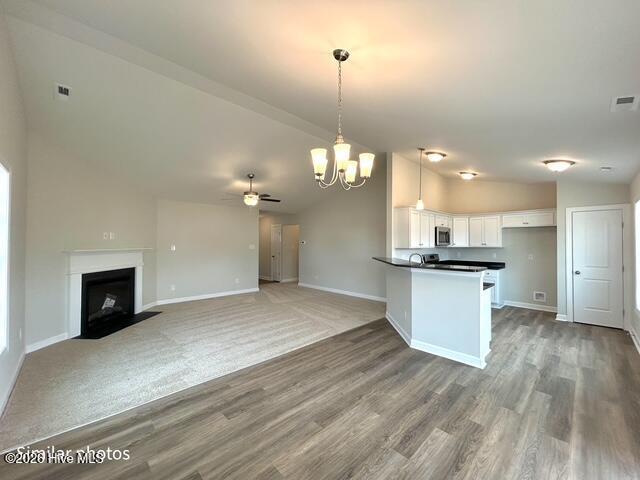 100560843 | Photo 24