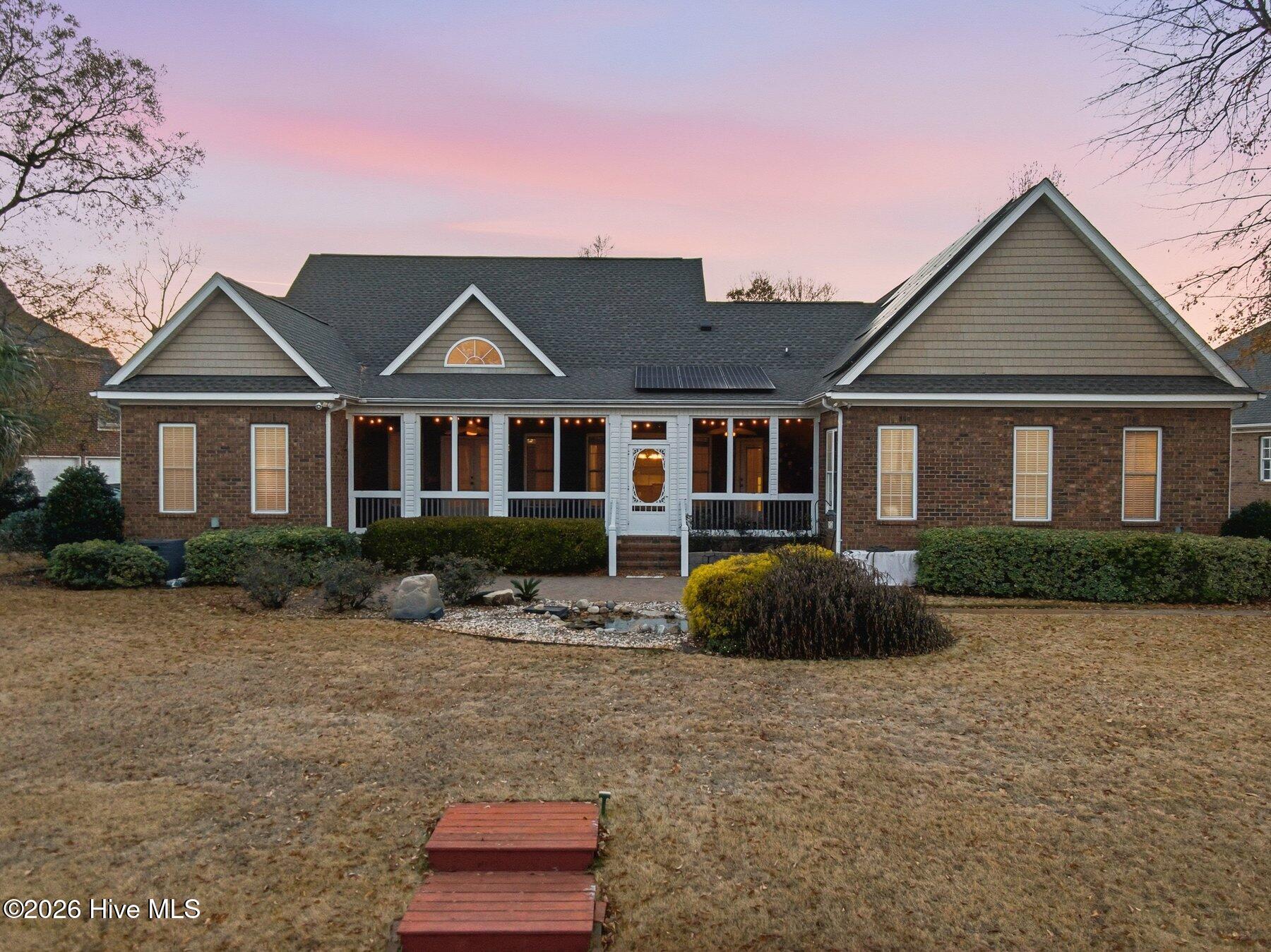 100547238 | Photo 40