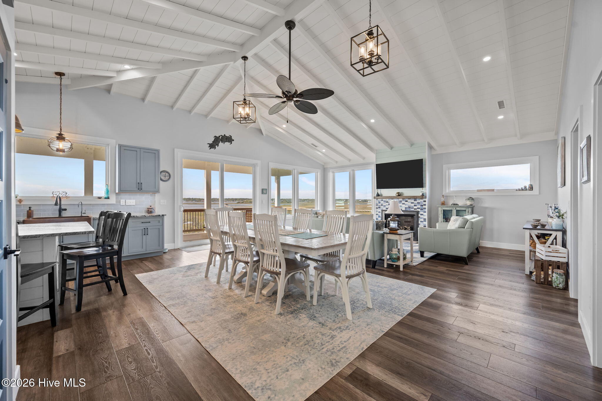 1207 S Topsail Drive, Surf City, NC, 28445