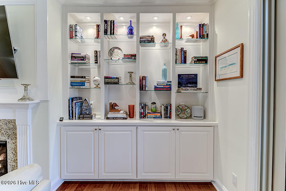 100548216 | Photo 10