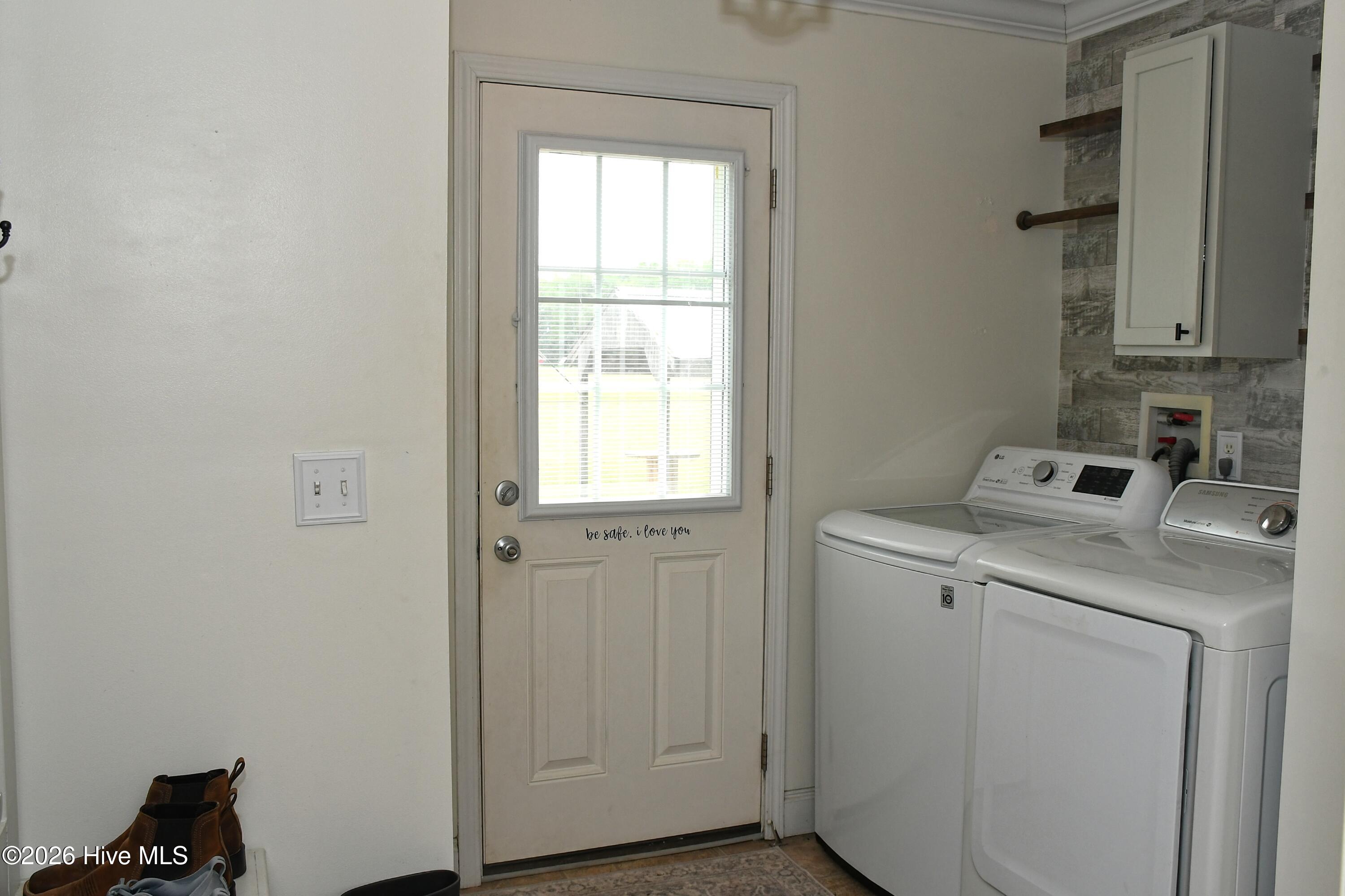 100565846 | Photo 24