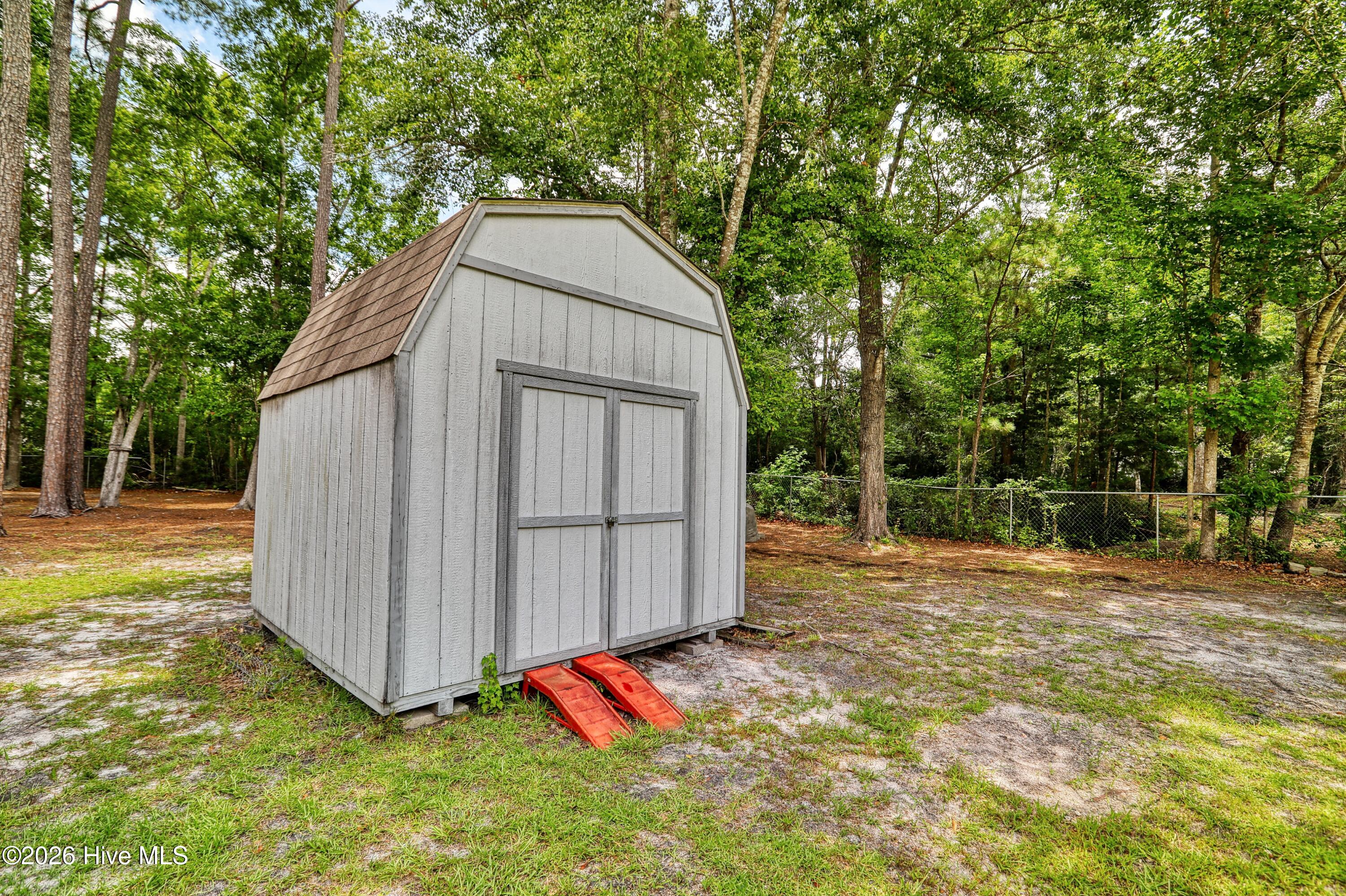 100568147 | Photo 38