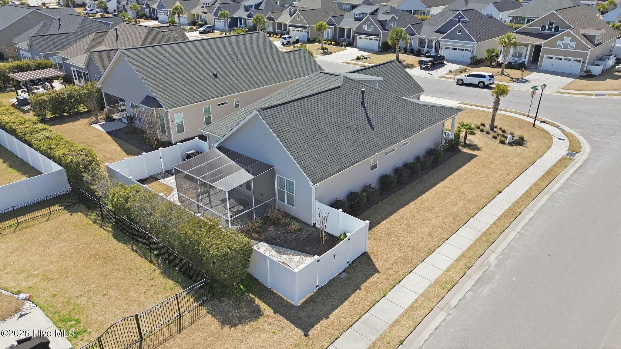 100559439 | Photo 80