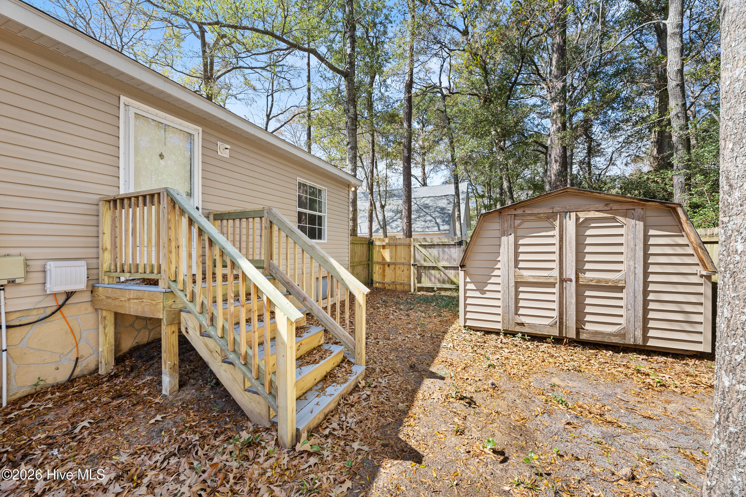 100560049 | Photo 29